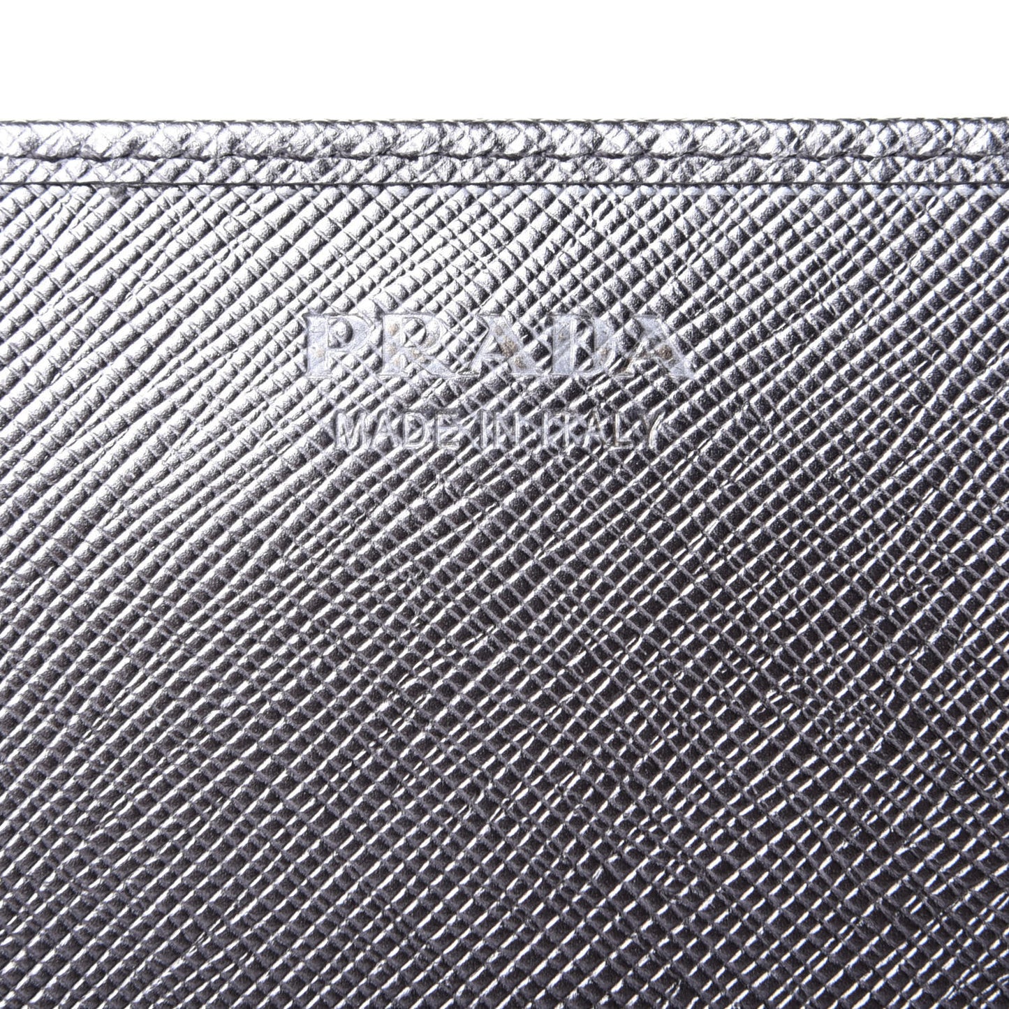 Metallic Saffiano Metal Chain Wallet Cromo