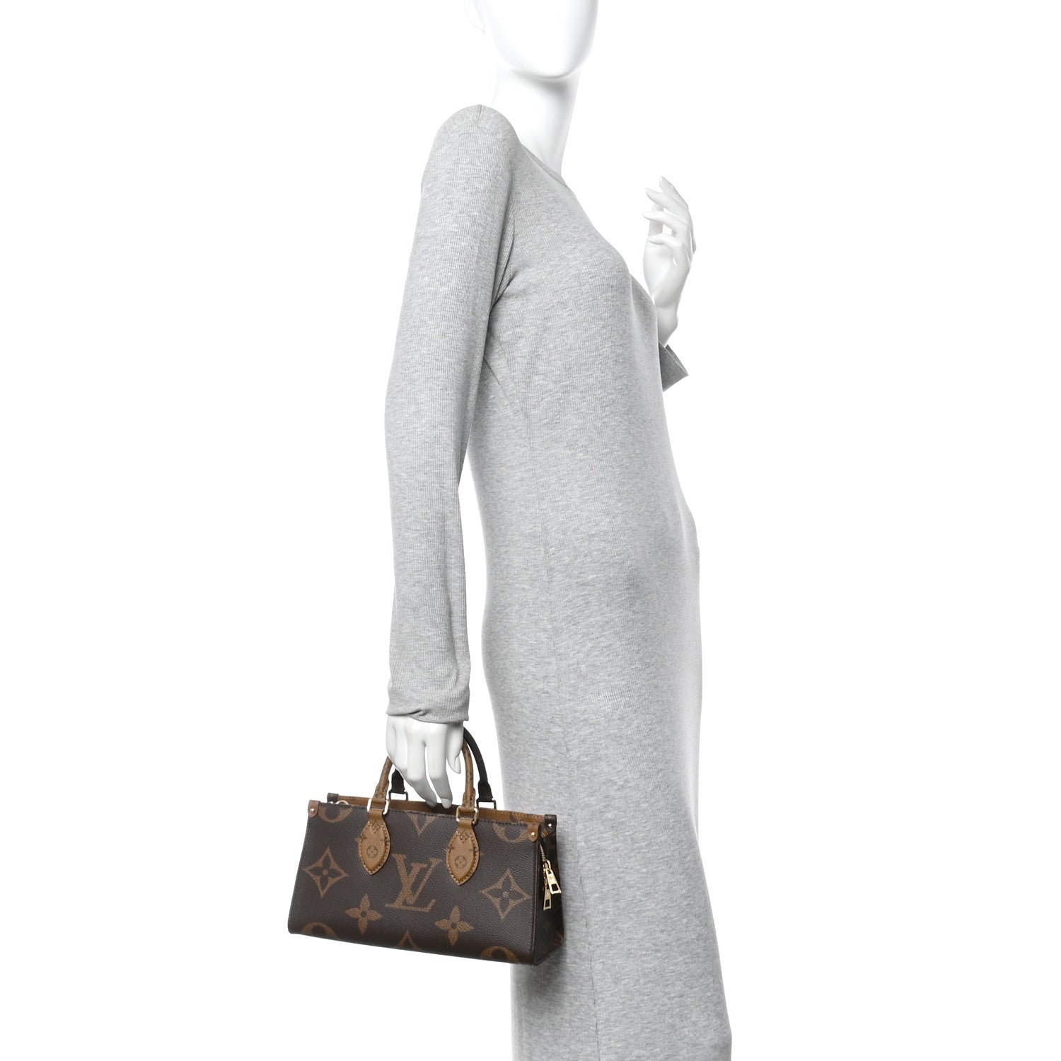 Louis Vuitton Reverse Monogram Giant OnTheGo East West 2 of 9