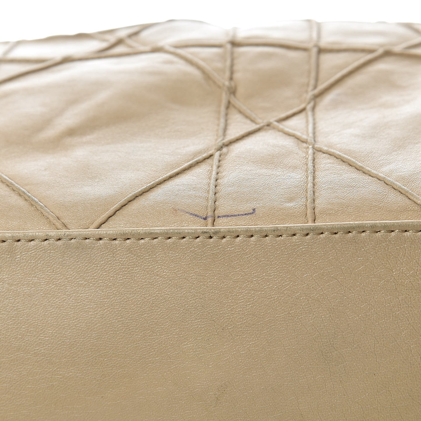 Lambskin Cannage Medium Le Trente Tote Beige
