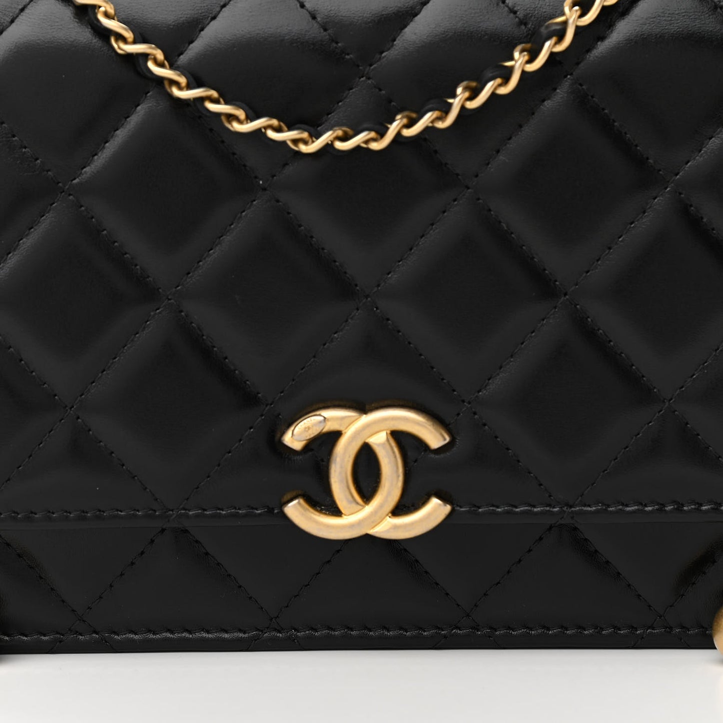 Calfskin Quilted Perfect Fit Wallet On Chain WOC Black