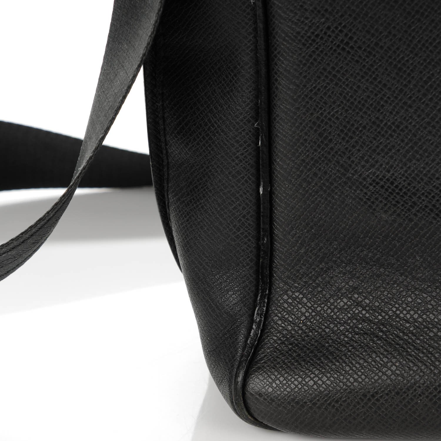 Louis Vuitton Taiga Roman MM Messenger Black 9 of 9
