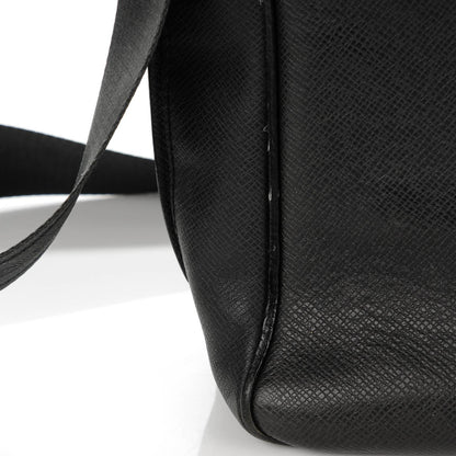 Louis Vuitton Taiga Roman MM Messenger Black 9 of 9