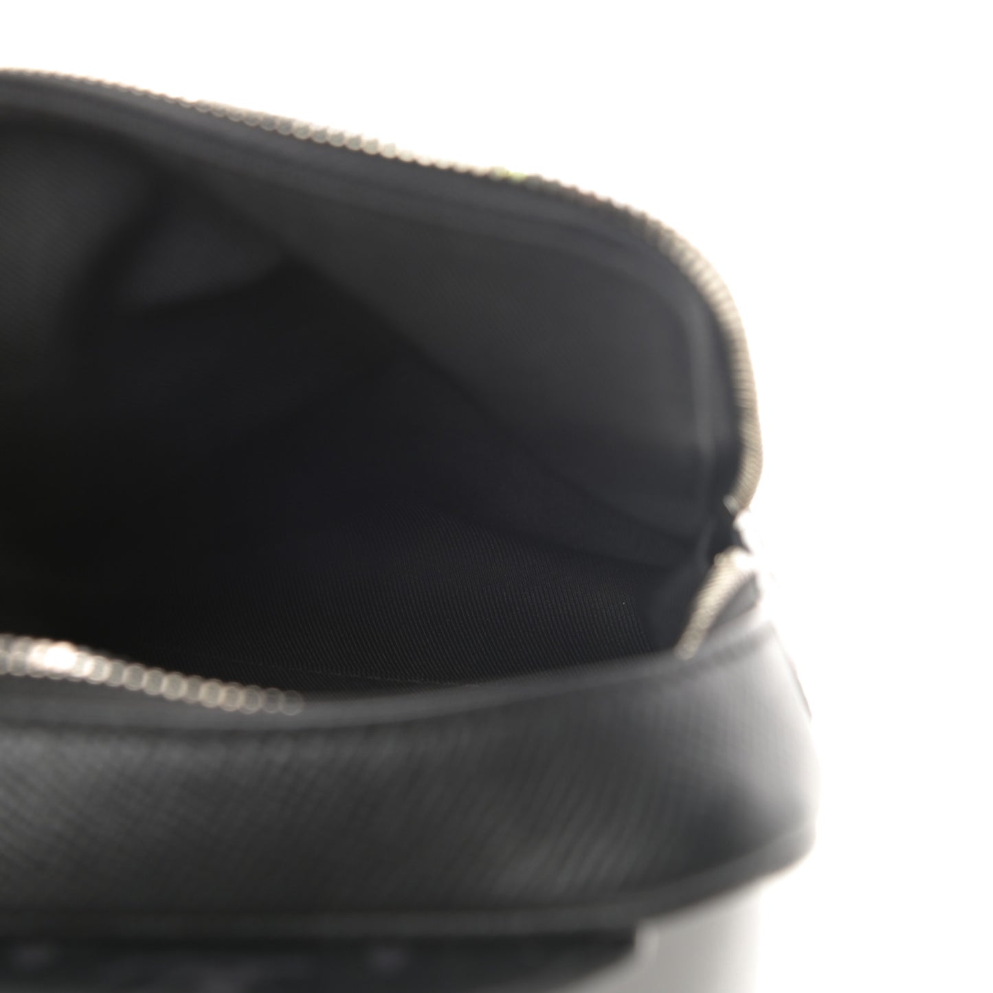 Taigarama Outdoor Slingbag Black