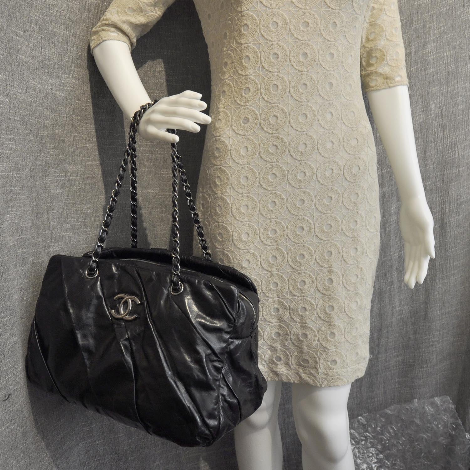 Chanel Leather Twisted Large Tote Black 3 of 9