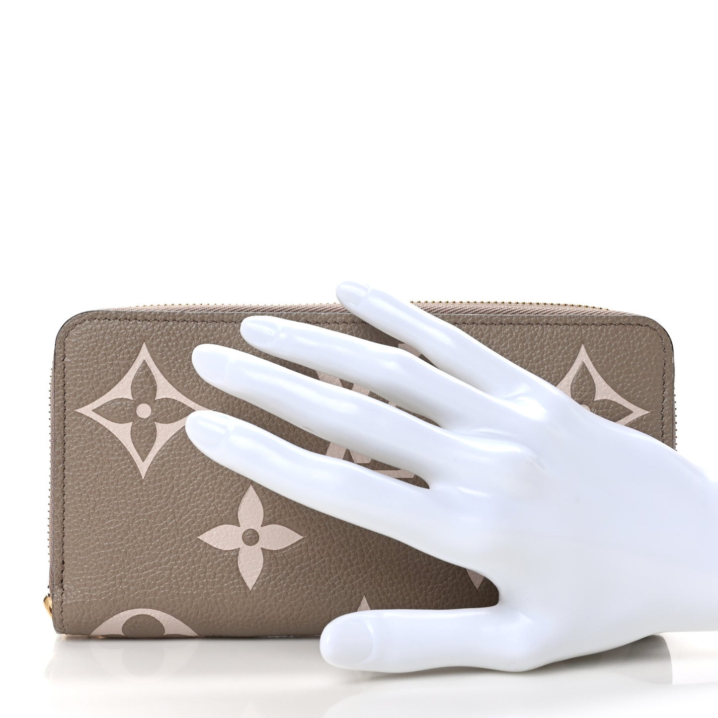 Empreinte Monogram Giant Zippy Wallet Tourterelle Creme