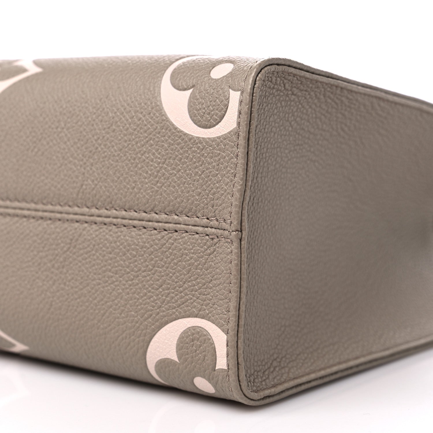 Louis Vuitton Empreinte Monogram Giant Onthego PM Tourterelle Creme 8 of 8