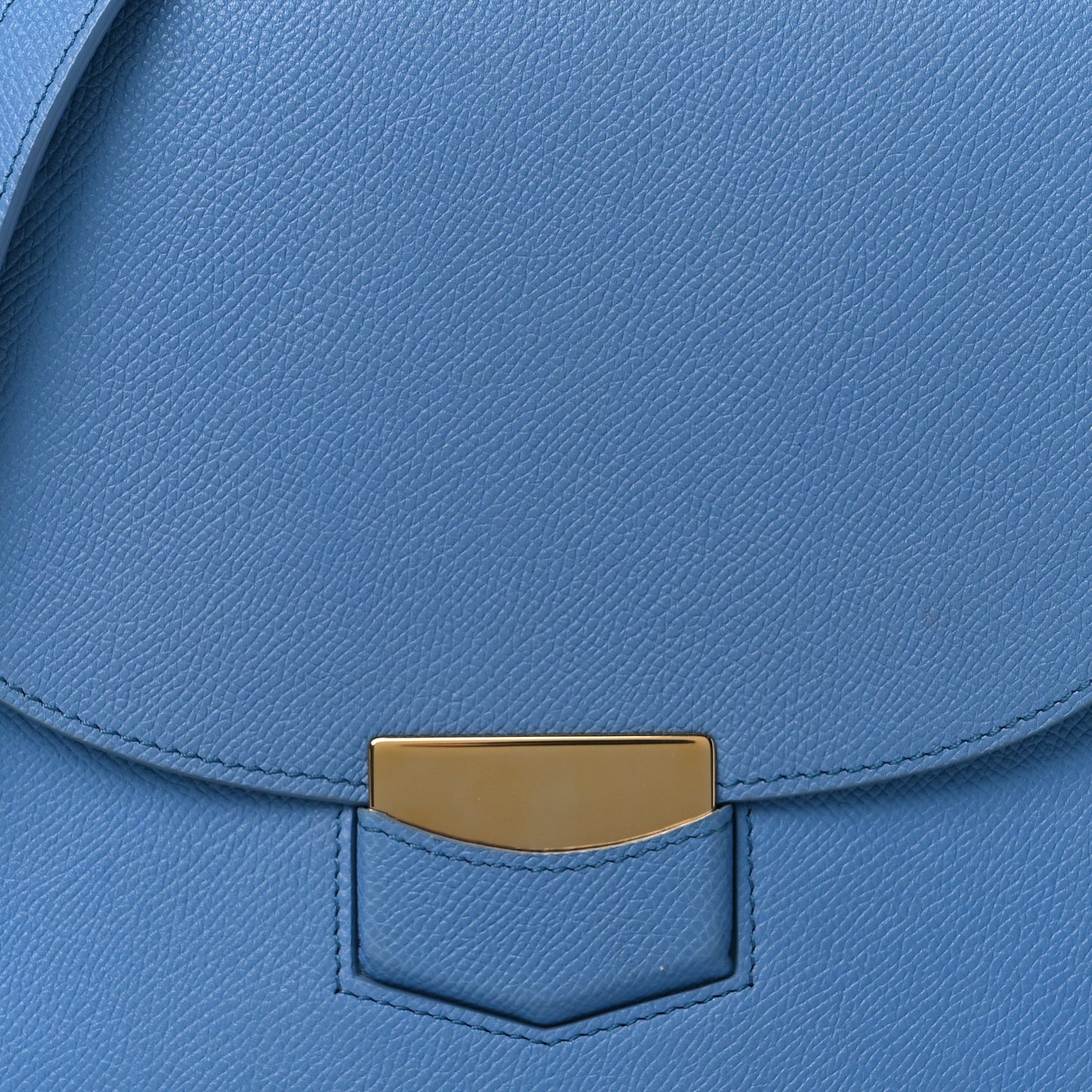 Grained Calfskin Medium Trotteur Porcelain