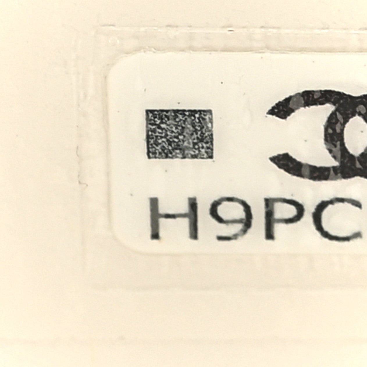 Caviar Quilted Small Vanity Case With Chain White