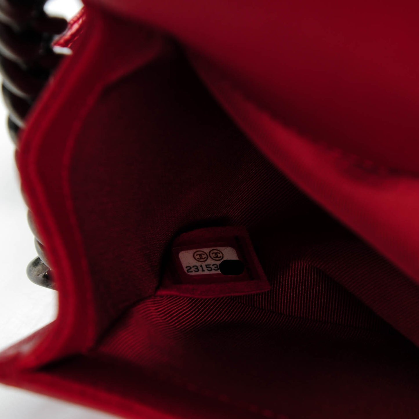 Caviar Quilted Medium Boy Flap Red