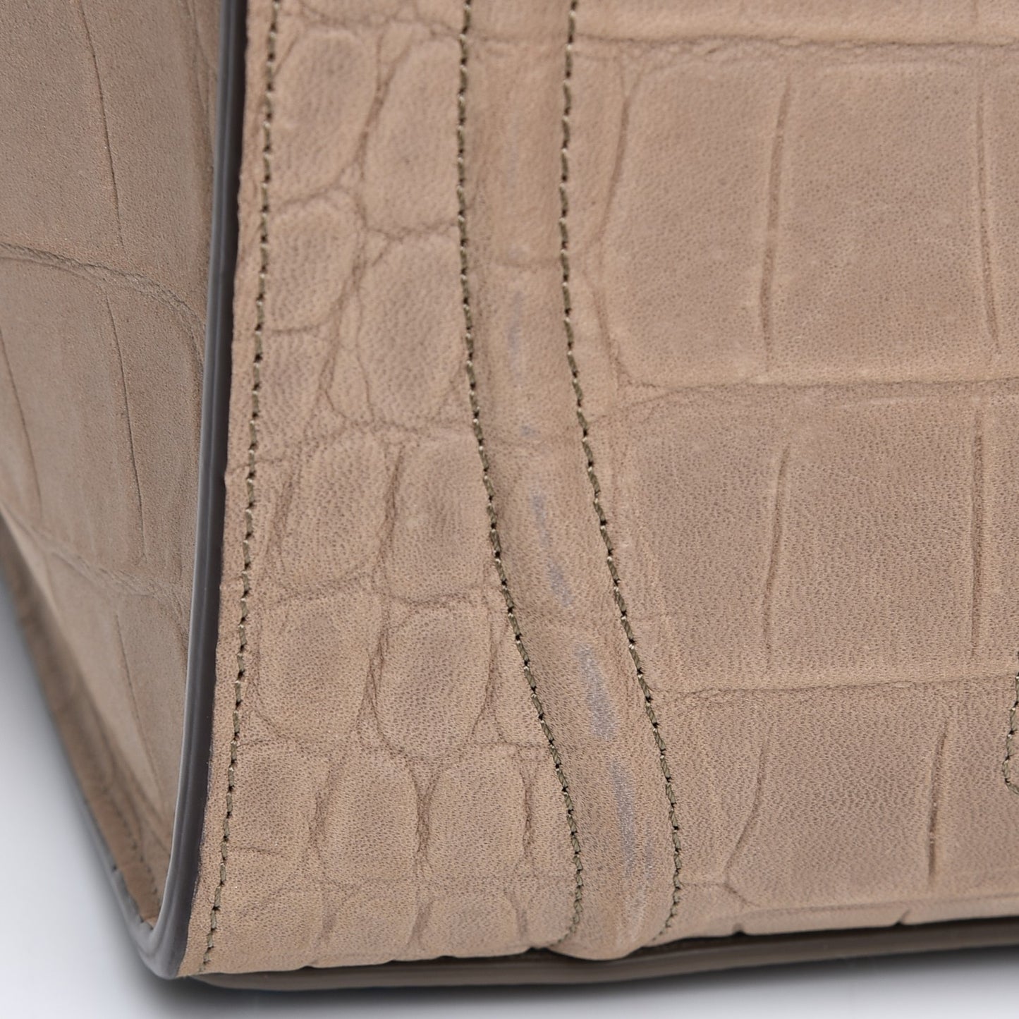 Crocodile Embossed Nubuck Medium Phantom Luggage Beige