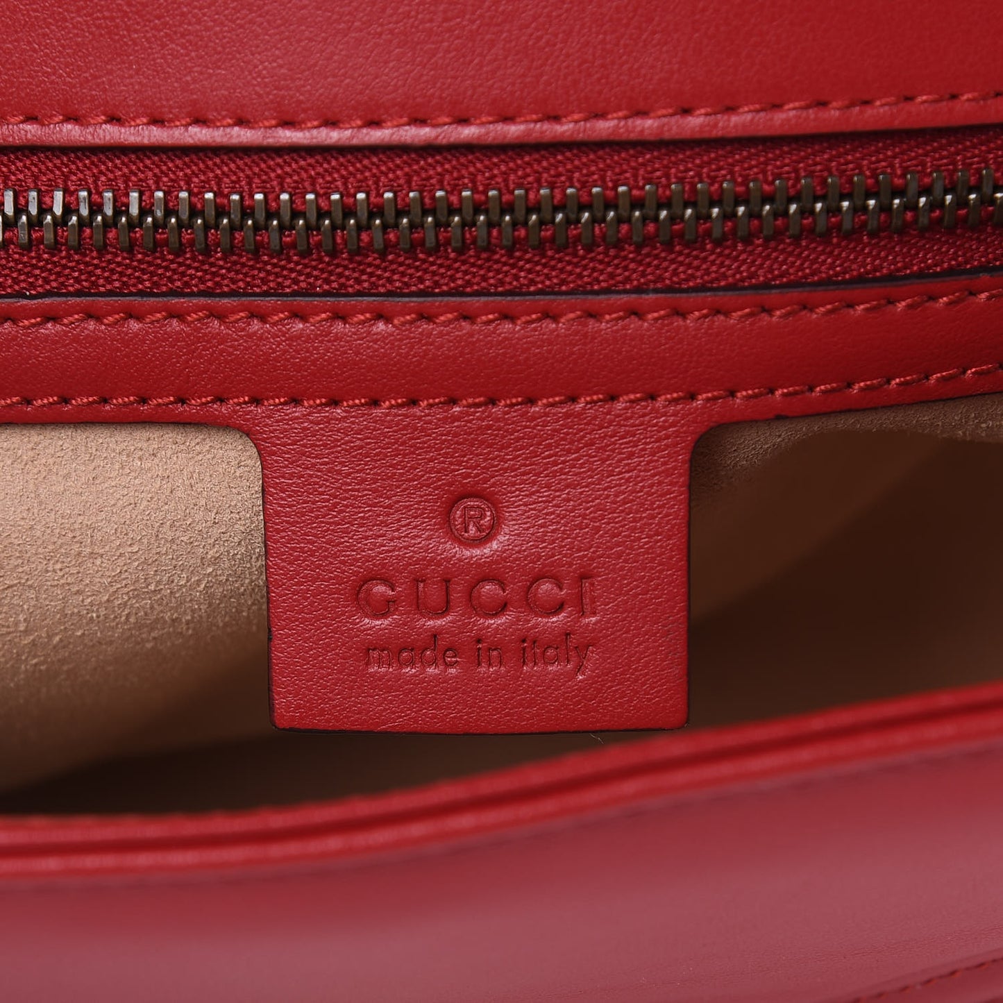 Calfskin Matelasse Small GG Marmont Shoulder Bag Hibiscus Red