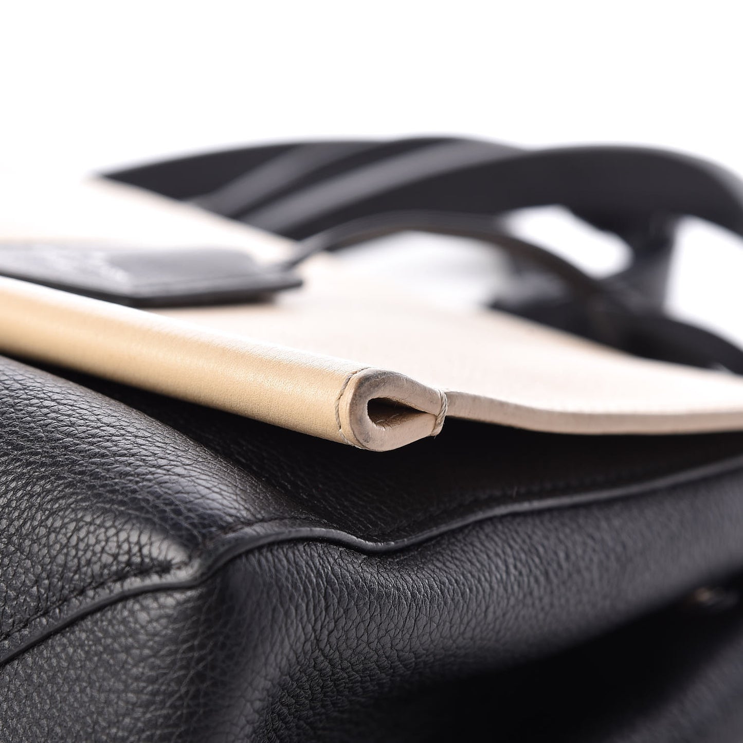 Soft Calfskin Lockme II Top Handle Vanille Black