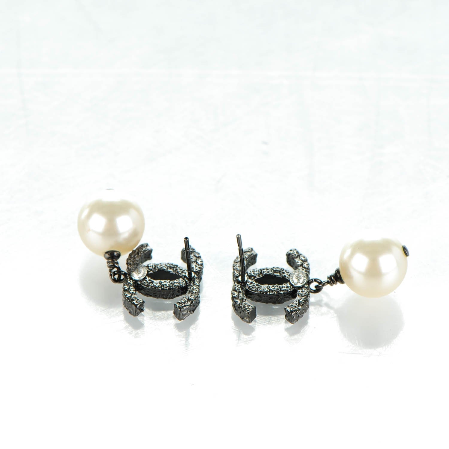 Chanel Ruthenium Pearl CC Drop Earrings 3 of 5
