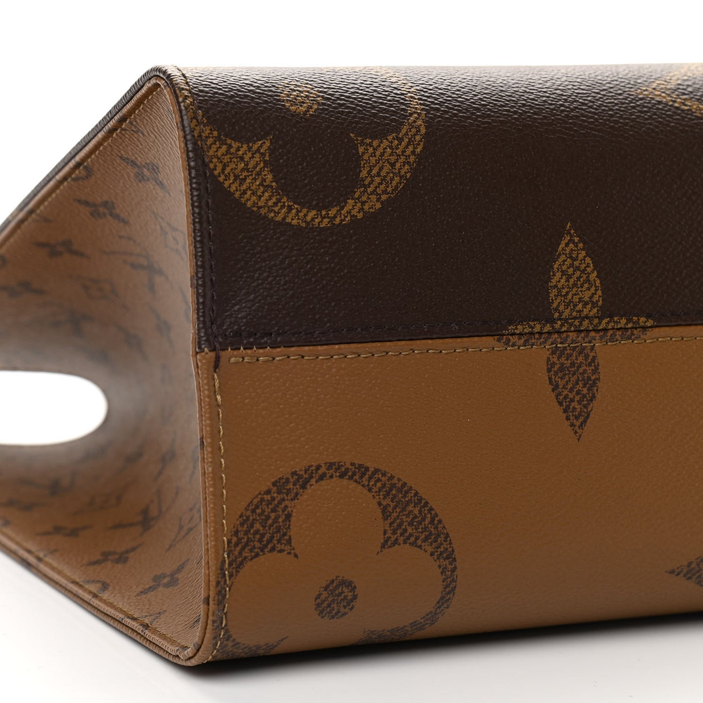 Reverse Monogram Giant Onthego MM