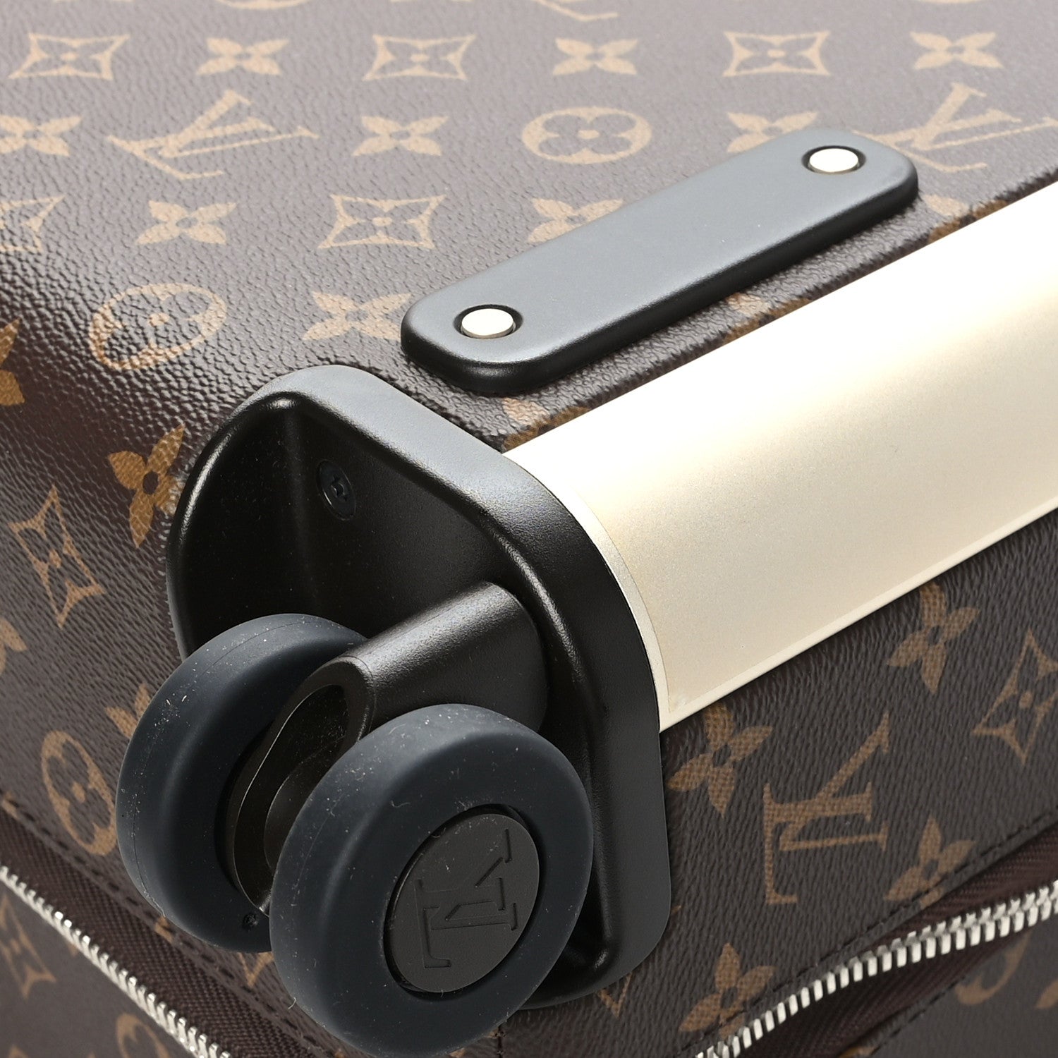 Louis Vuitton Monogram Horizon 50 9 of 9