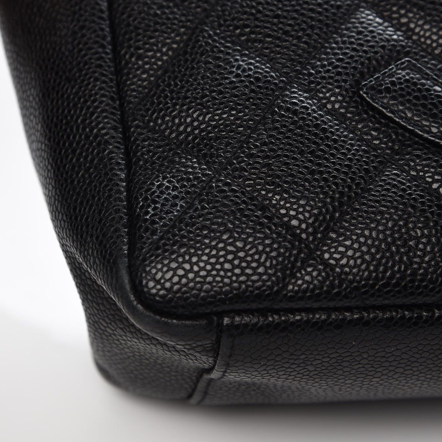 Caviar Quilted Petit Shopping Tote PST Black
