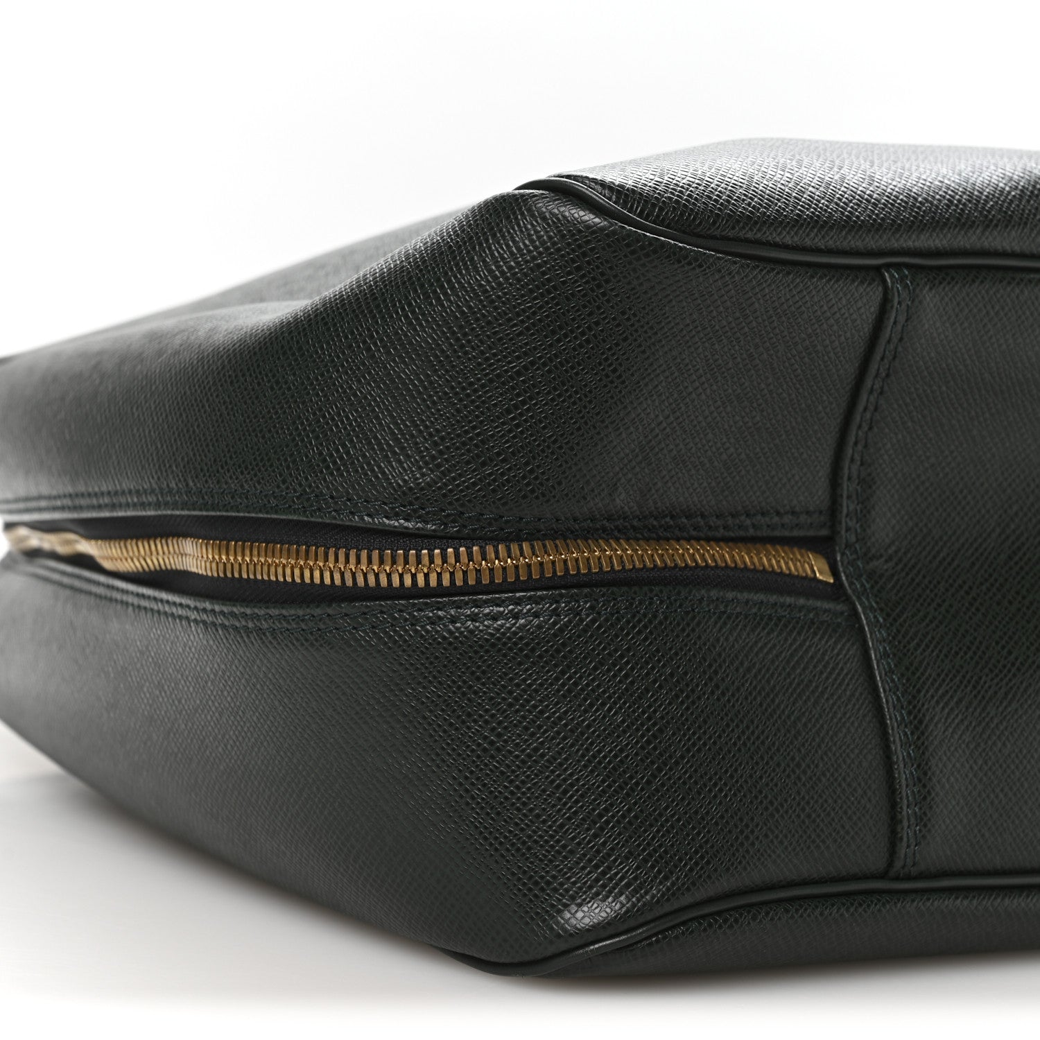 Louis Vuitton Taiga Helanga 1 Poche Epicea 8 of 10