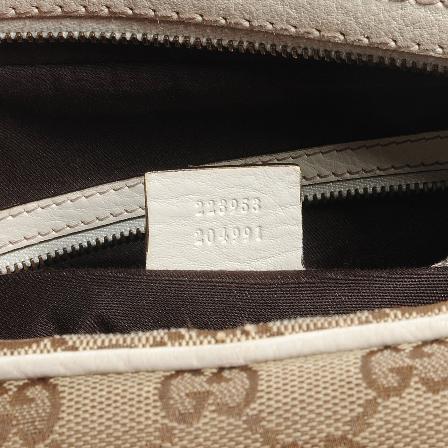 Monogram Interlocking Medium Boston White