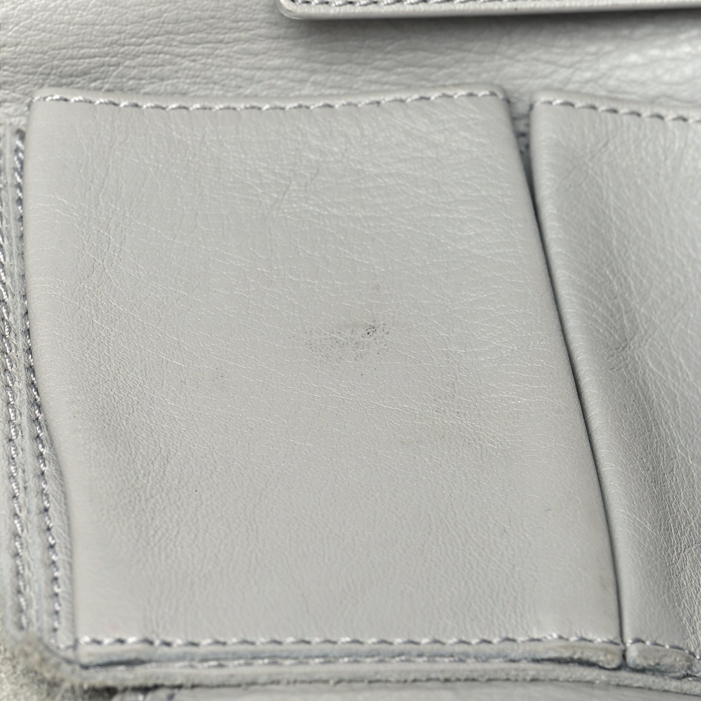 Supple Calfskin Bi-Color Papier A4 Tote White Black