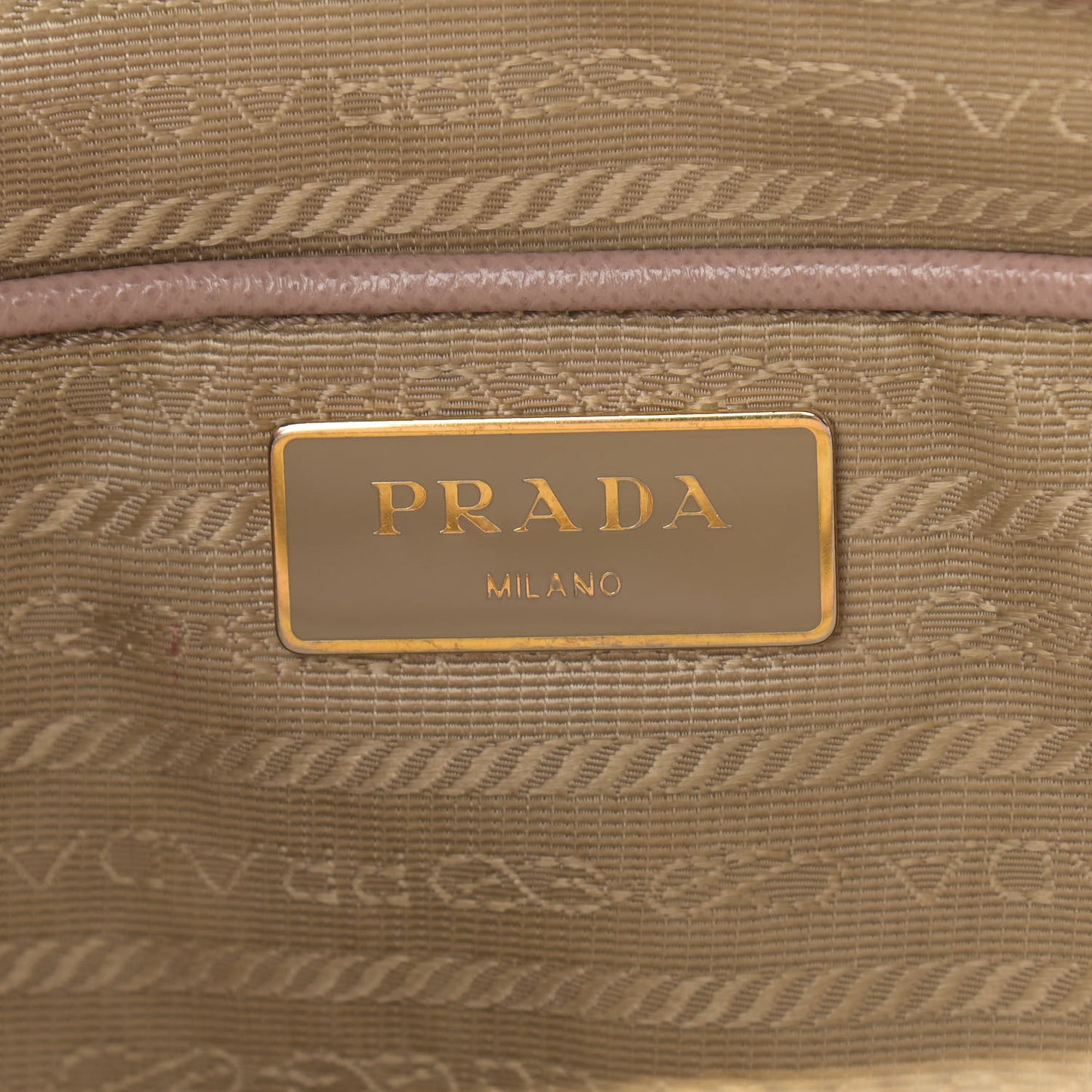 Saffiano Medium Galleria Double Zip Tote Cammeo