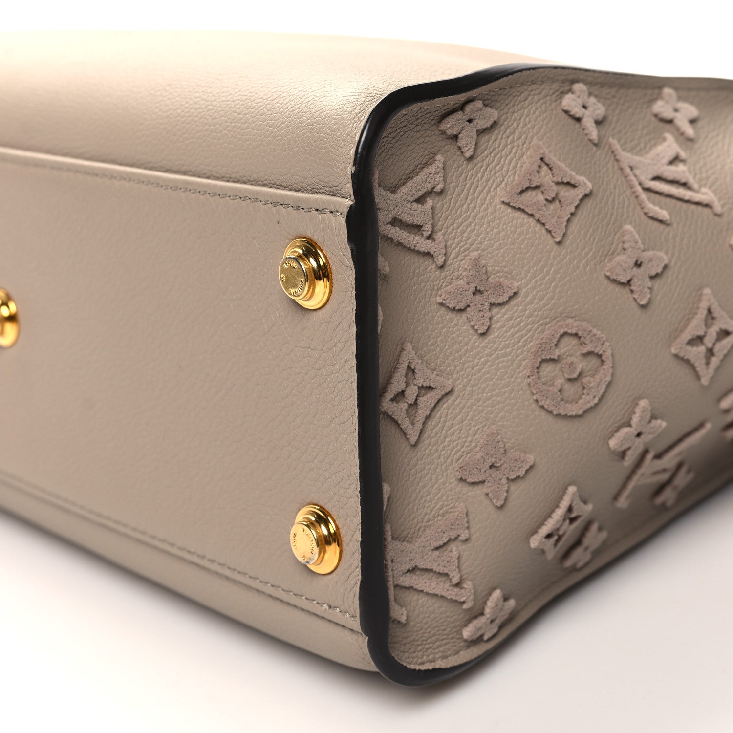 Louis Vuitton Calfskin Monogram Tufting On My Side Galet 9 of 9