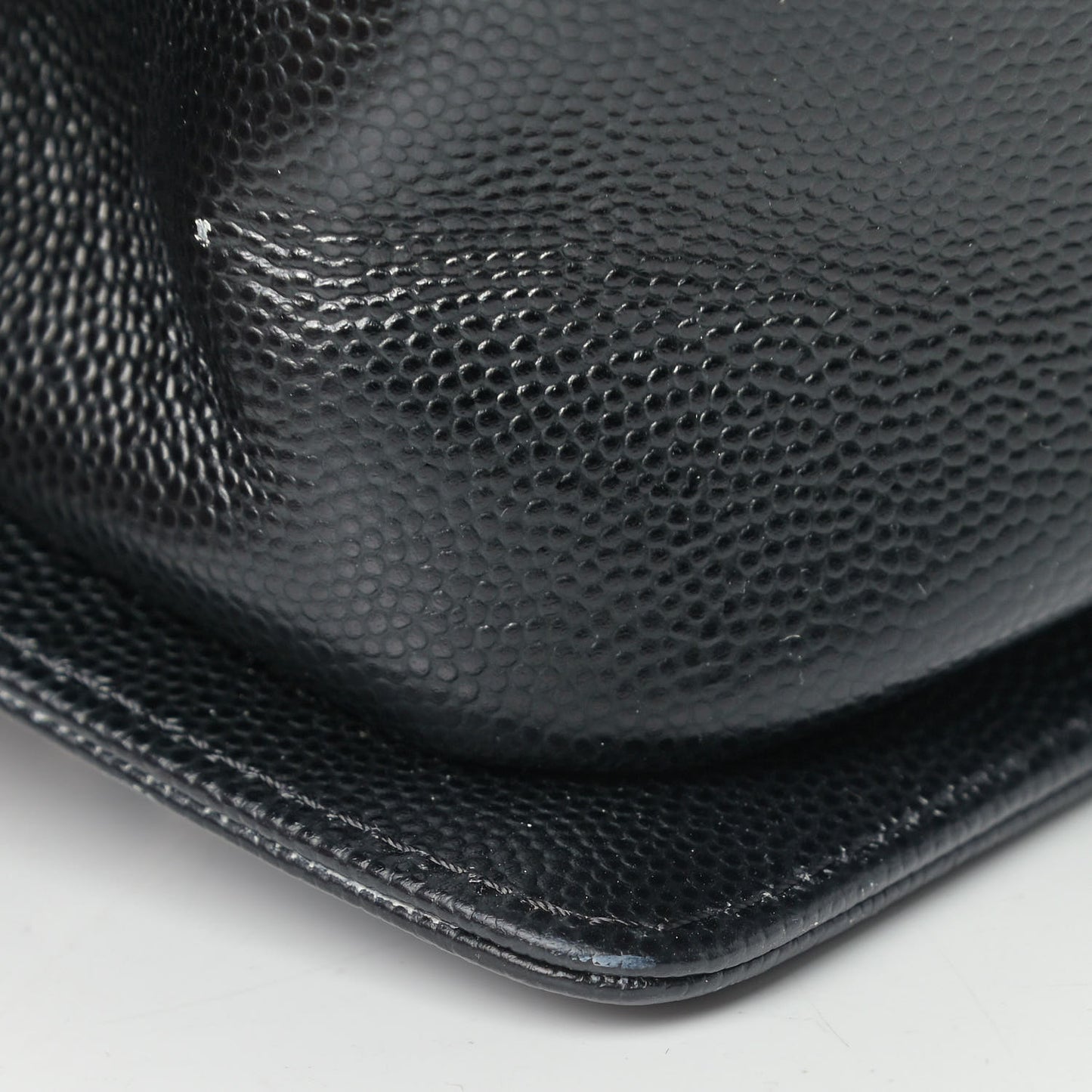 Caviar Quilted Medium Boy Flap Black
