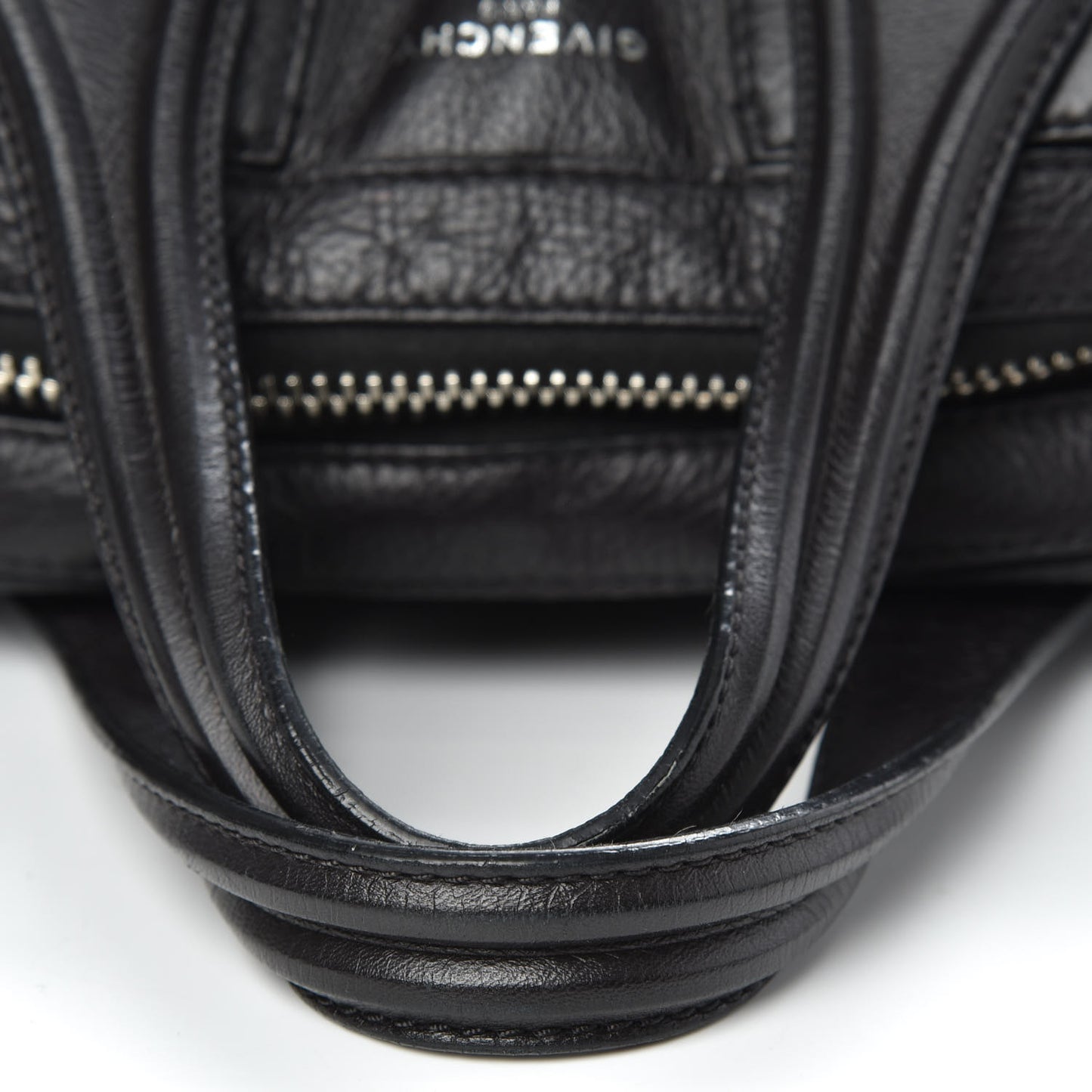 Waxy Grained Calfskin Medium Nightingale Black