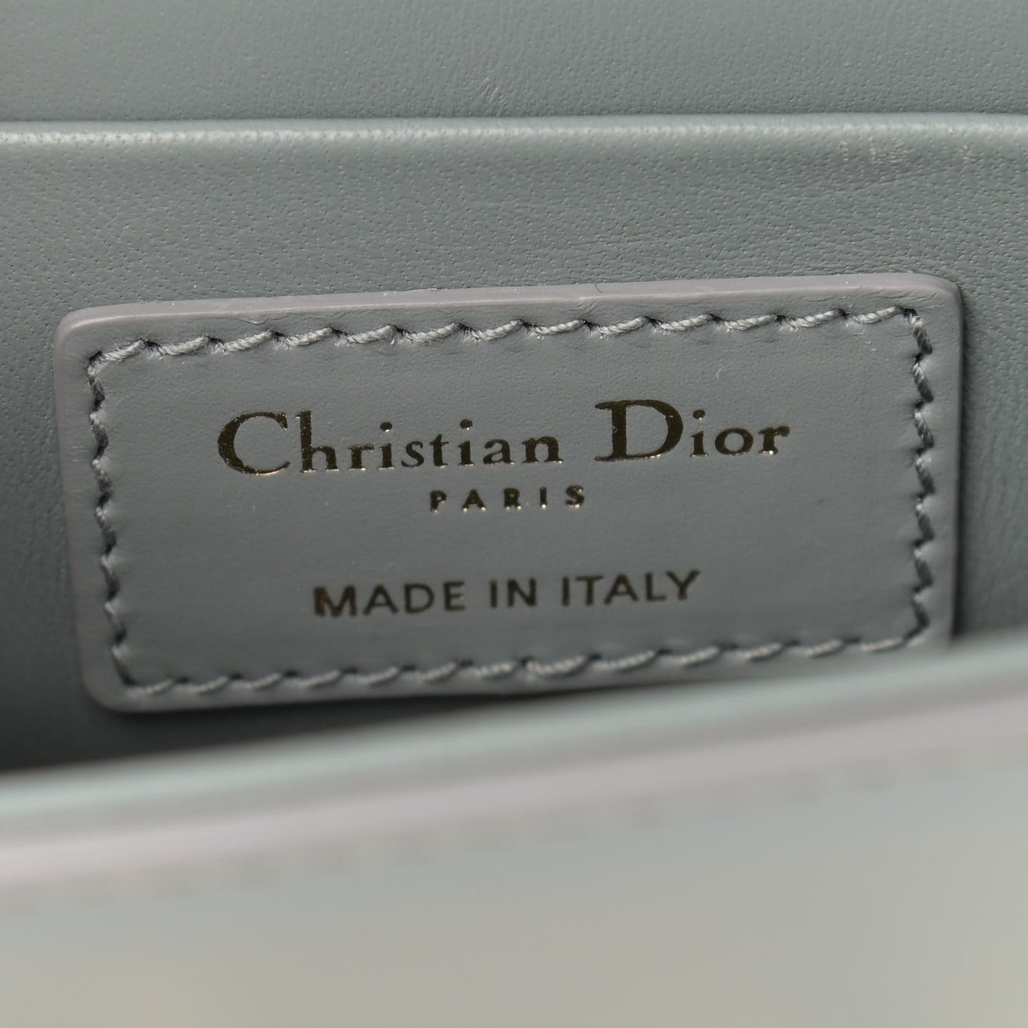 Box Calfskin 30 Montaigne Box Bag Gray