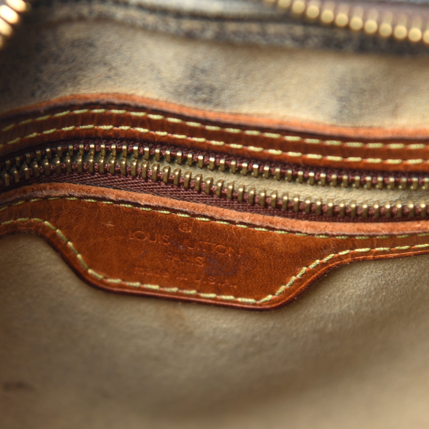 Louis Vuitton Monogram Looping MM 6 of 11