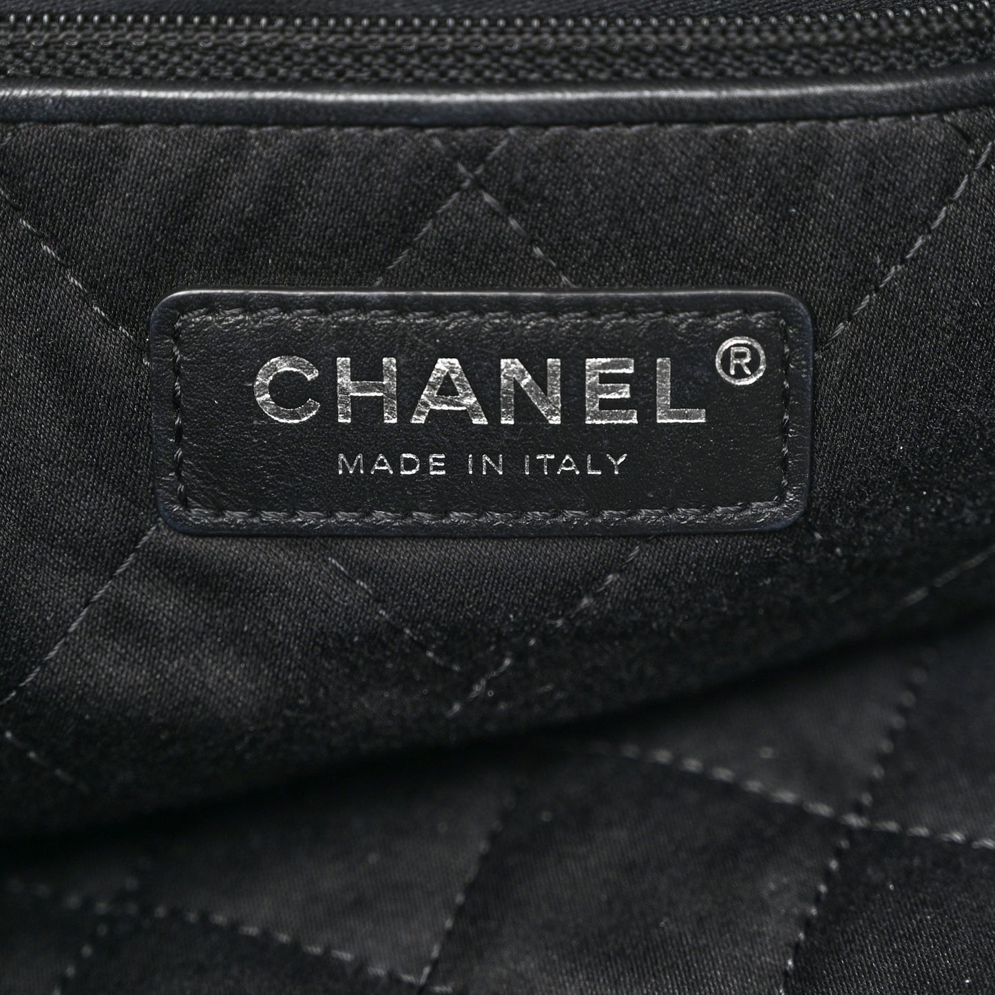 Shiny Calfskin Quilted Chanel 22 Black