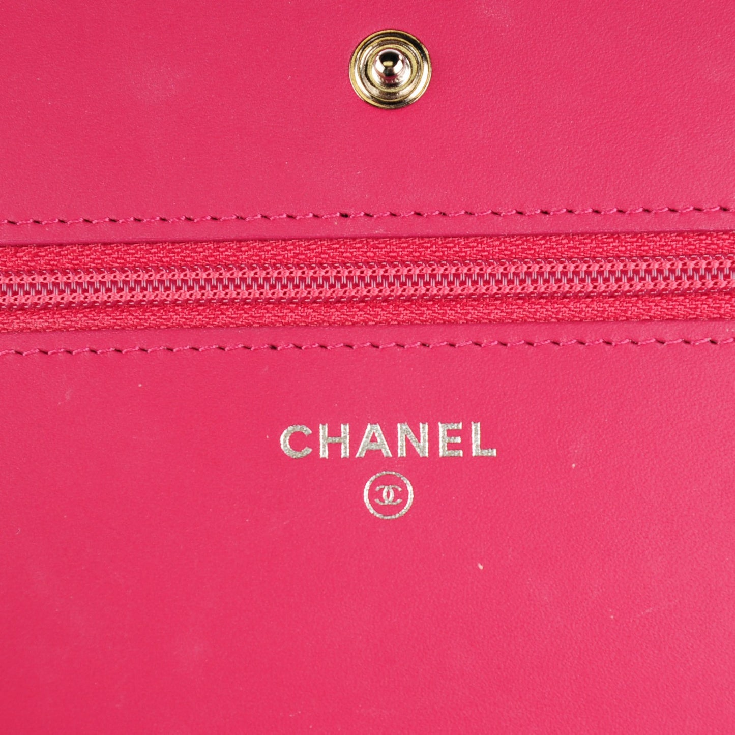 Patent Quilted Brilliant Wallet On Chain WOC Dark Pink