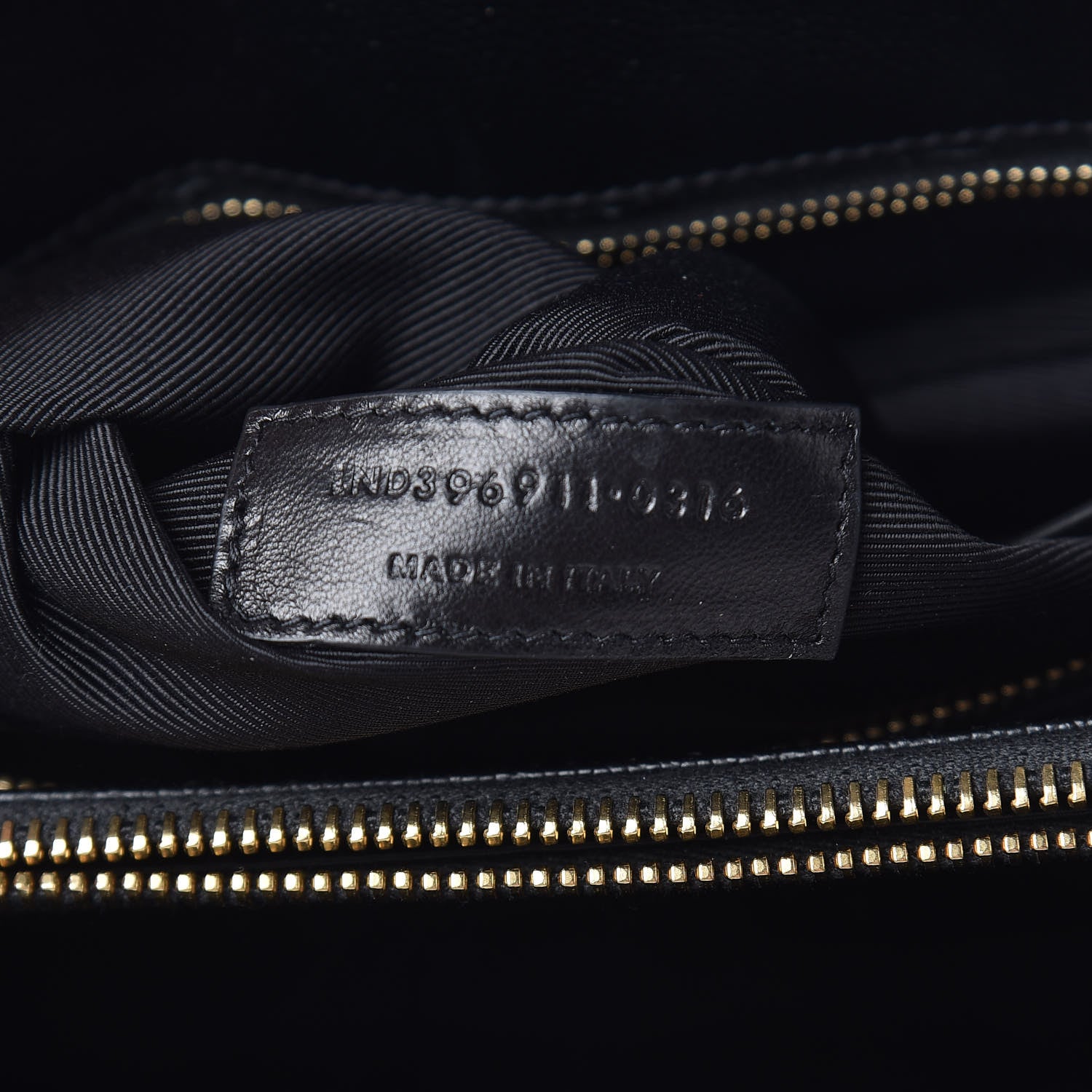 Saint Laurent Grain De Poudre Matelasse Chevron Monogram Shopping Bag Black 7 of 11