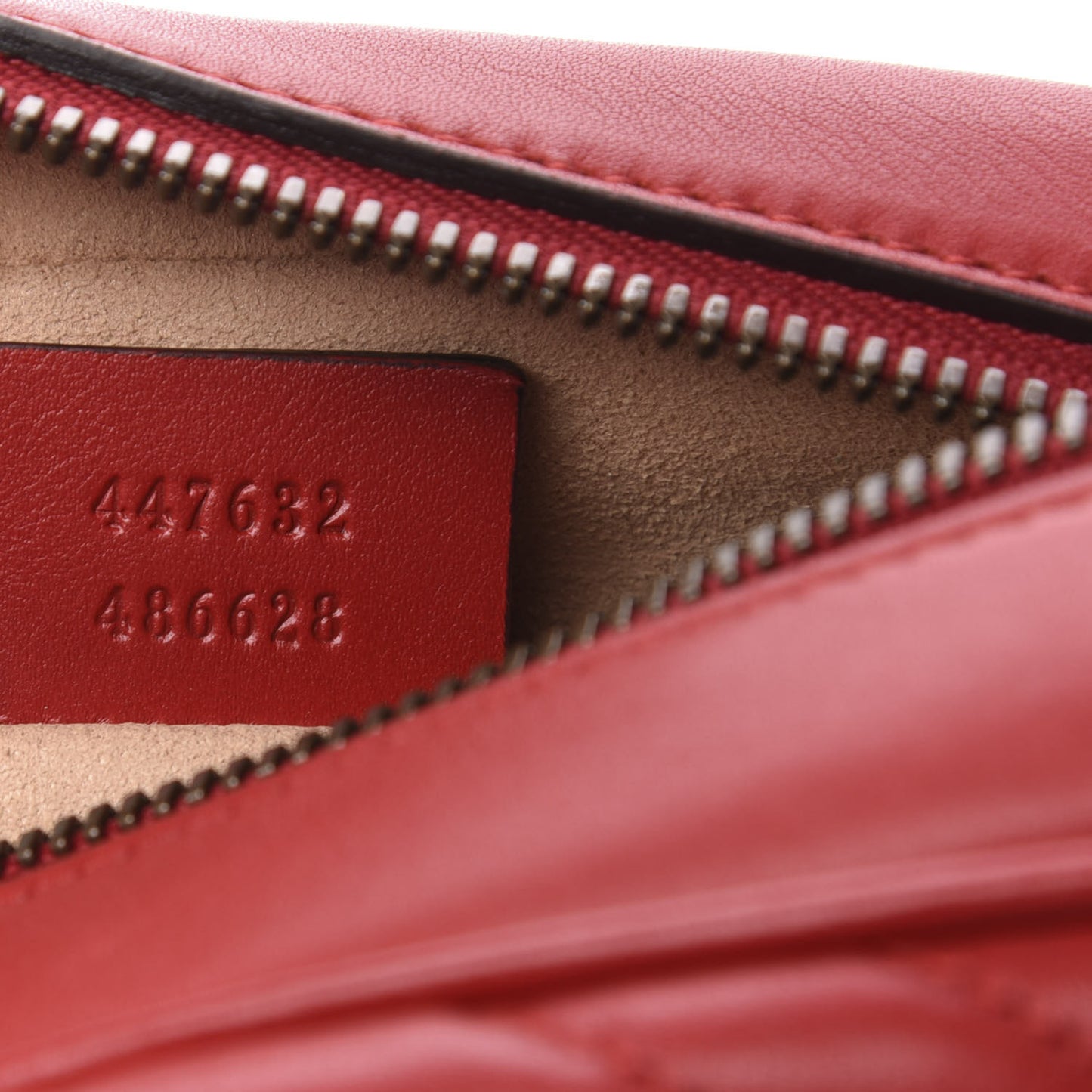 Calfskin Matelasse Small GG Marmont Chain Shoulder Bag Hibiscus Red