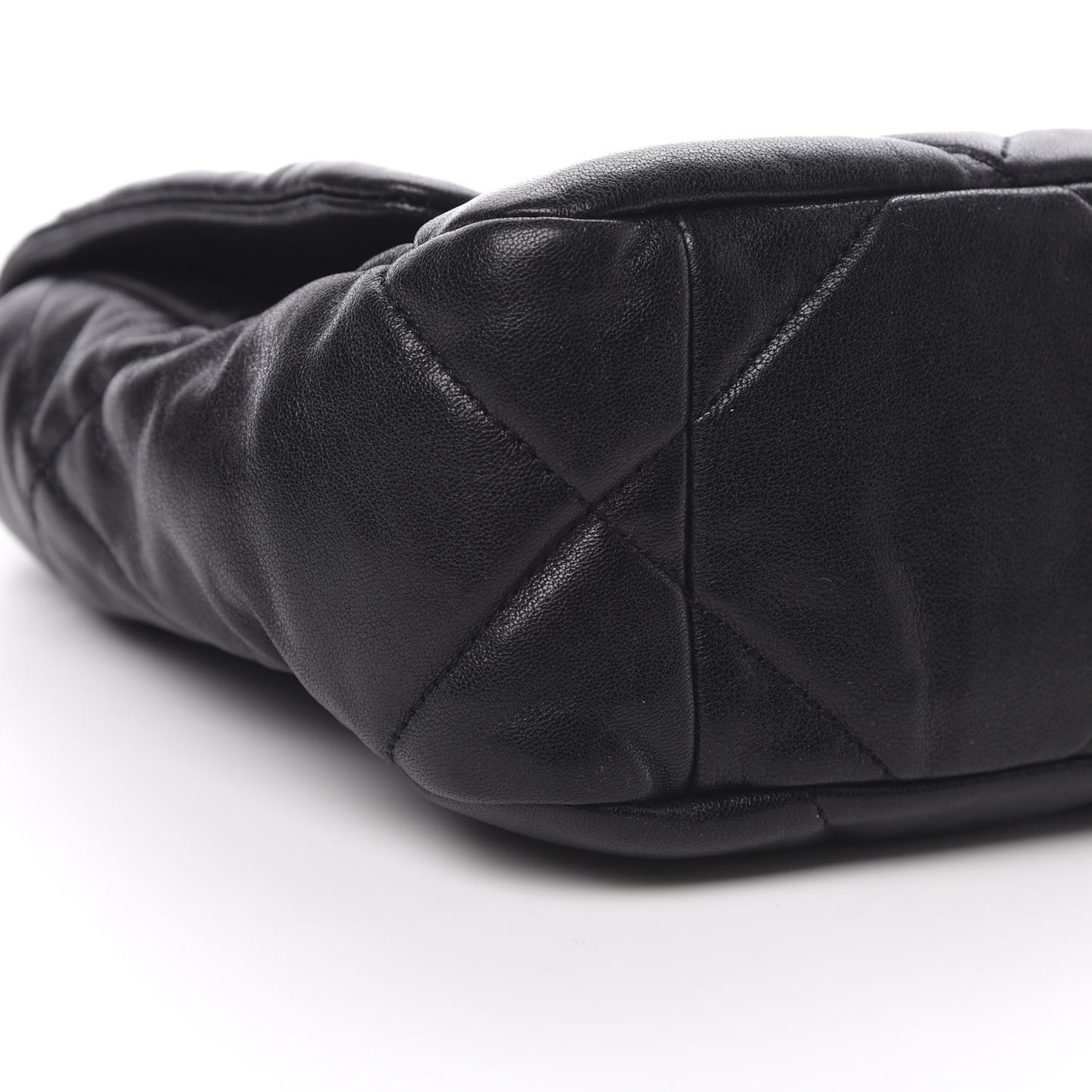 Lambskin Quilted Medium 19 Flap Black