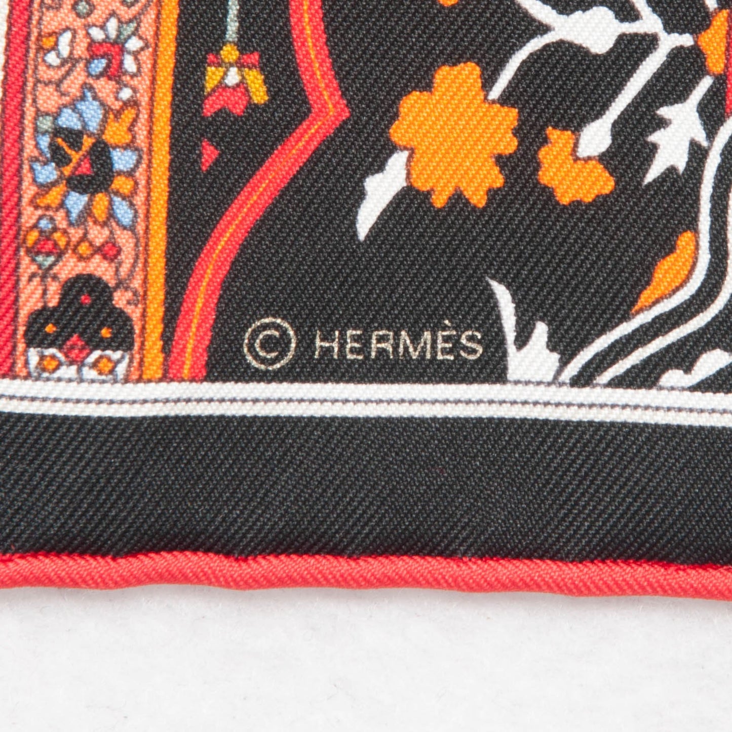 Silk Gavroche Tapis Persan Zoom Pocket Square Scarf Rouge Orange Black