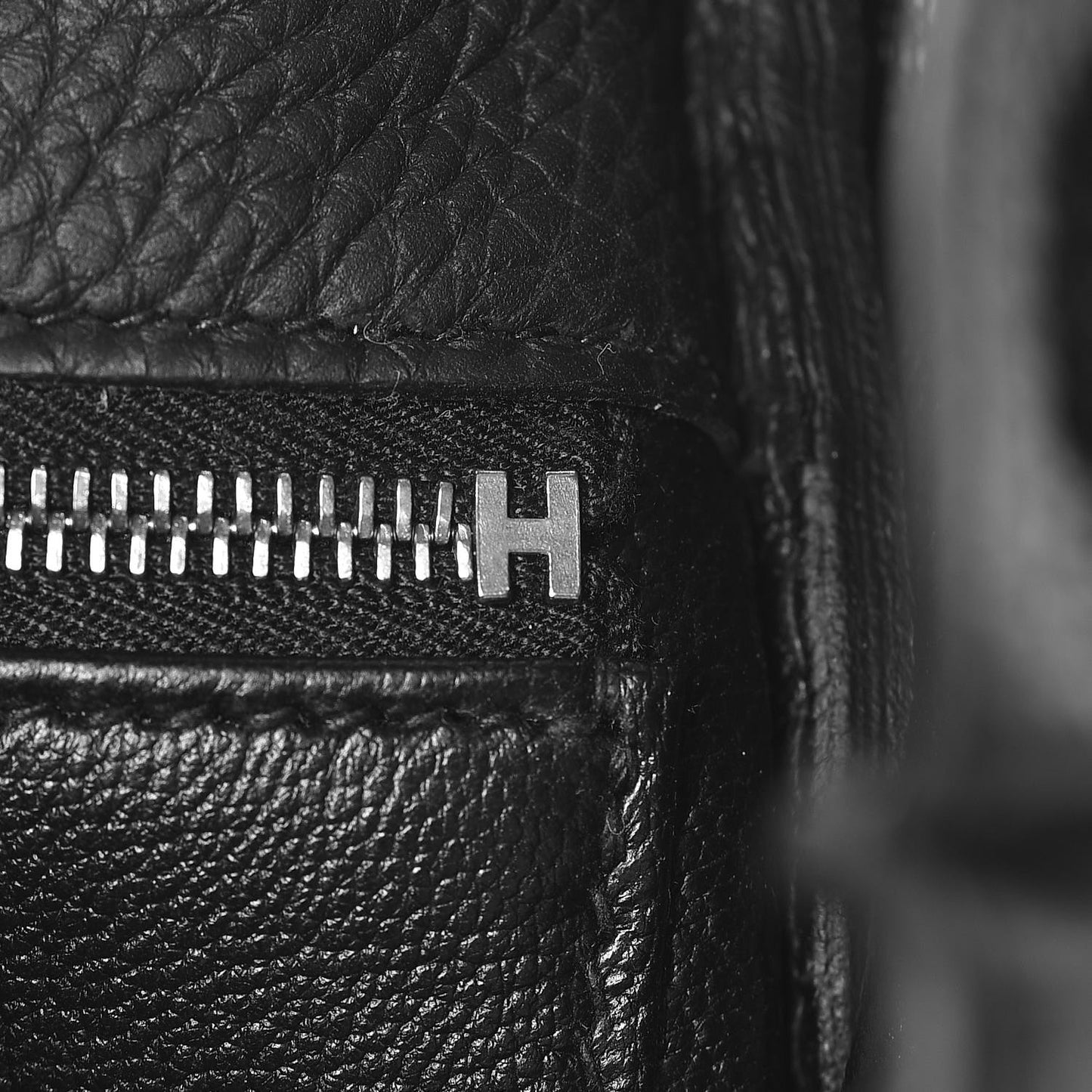 Togo Kelly Retourne 28 Black