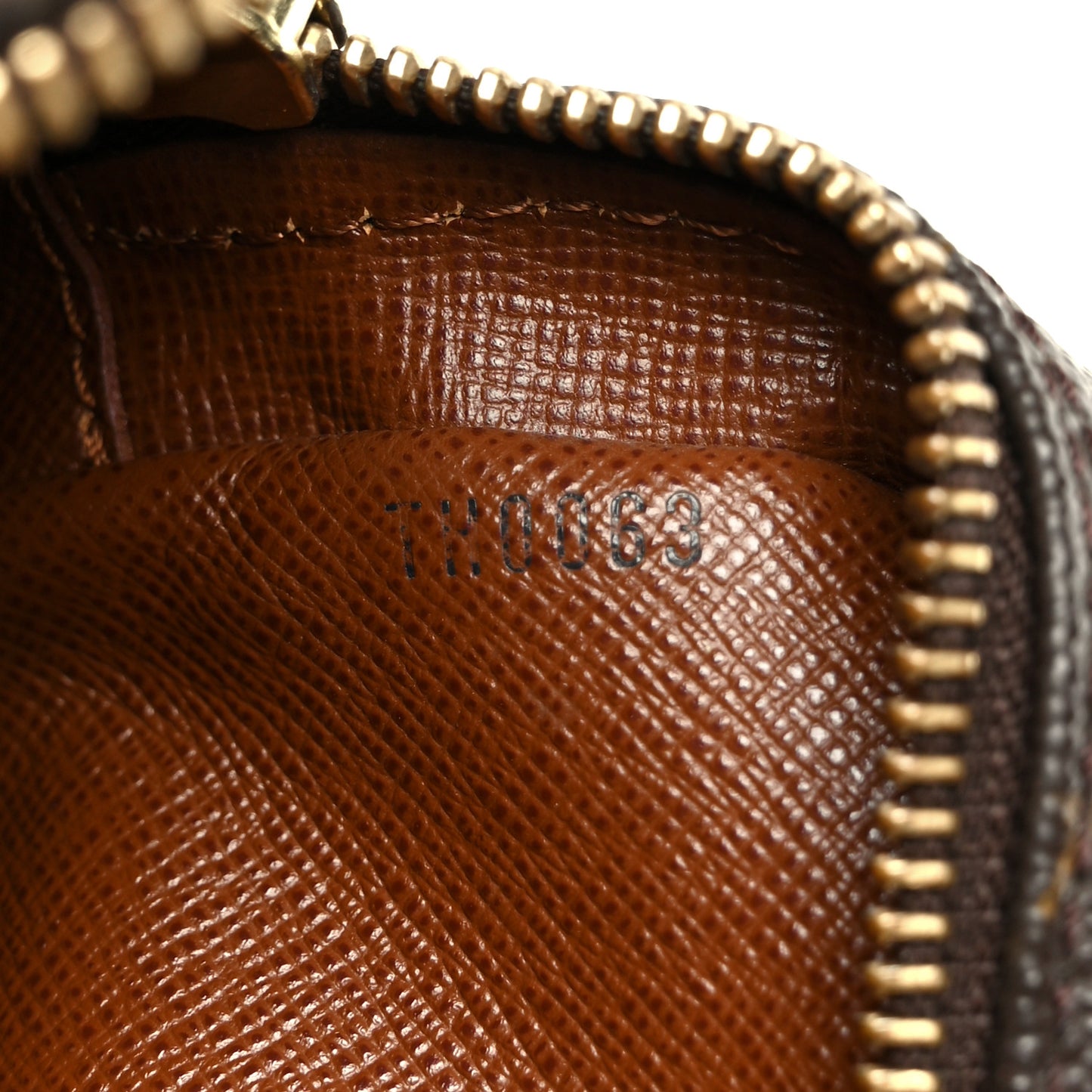 Monogram Amazone