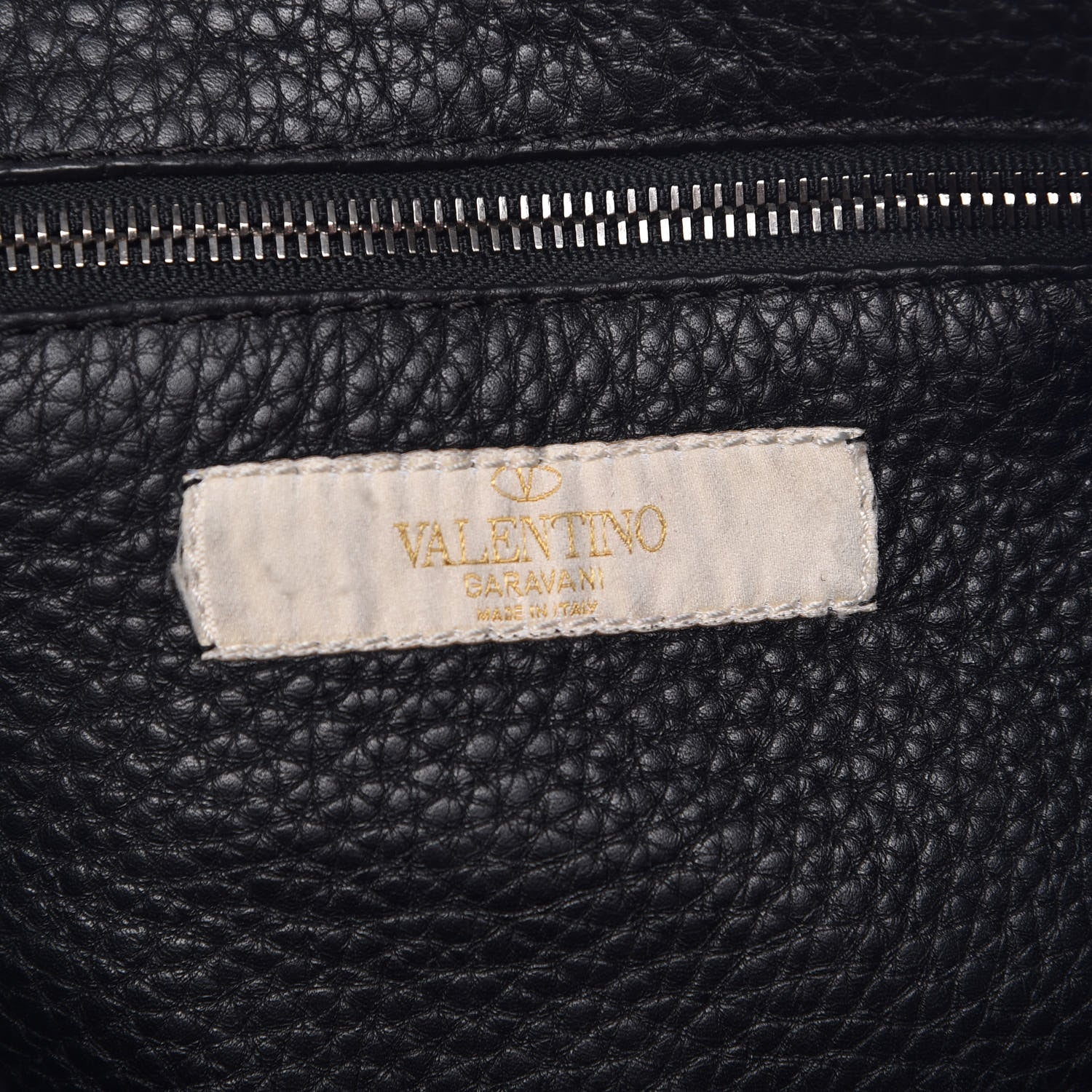 Valentino Garavani Pebbled Calfskin Tribal Small Guitar Strap Rockstud Rolling Flip-Lock Messenger Bag Black 6 of 7
