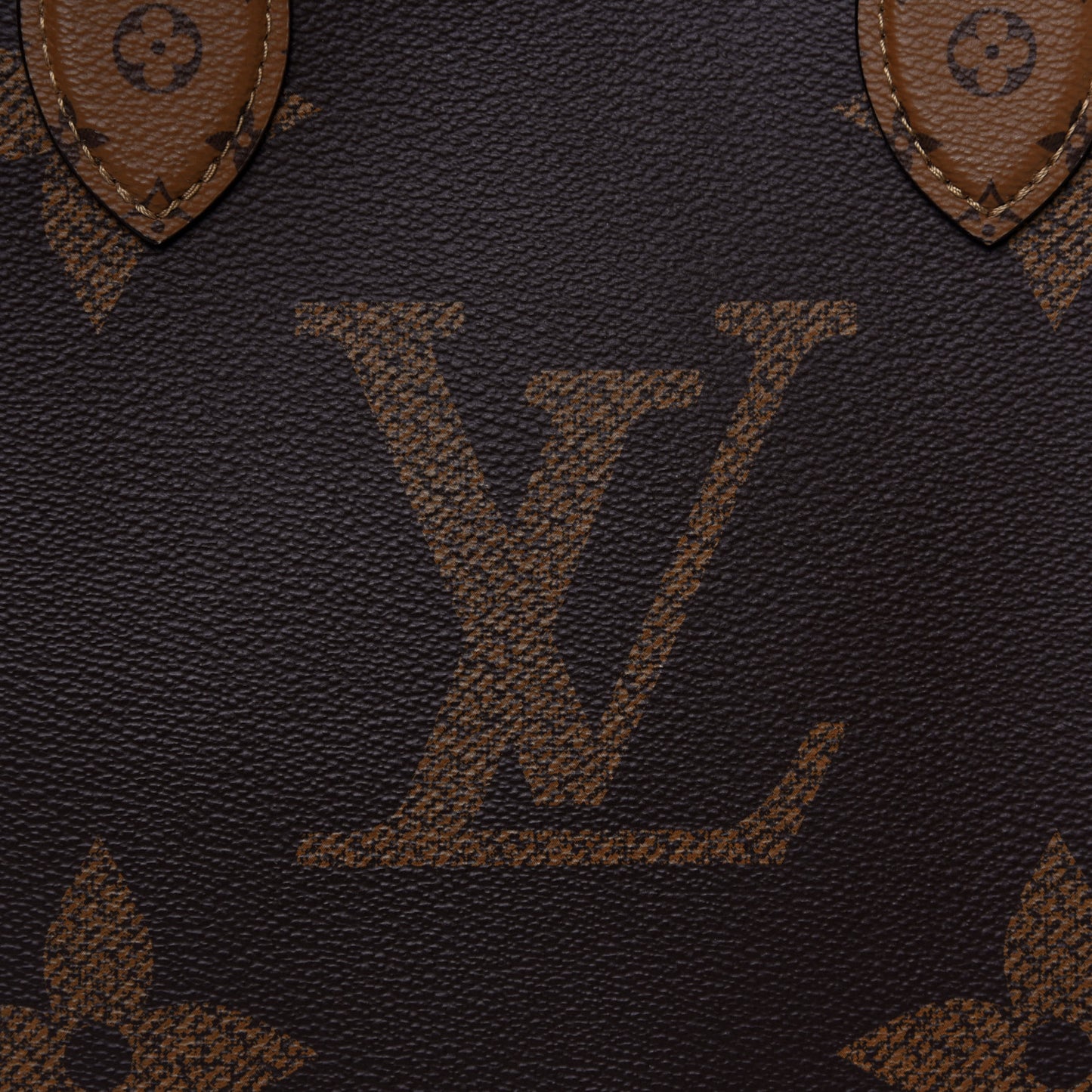 Reverse Monogram Giant Onthego MM