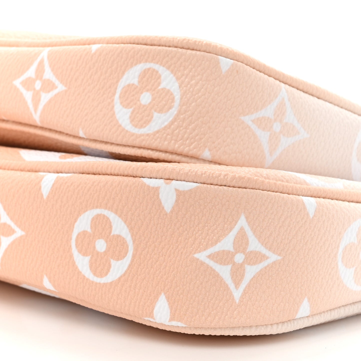 Monogram Giant By The Pool Multi Pochette Accessories Brume