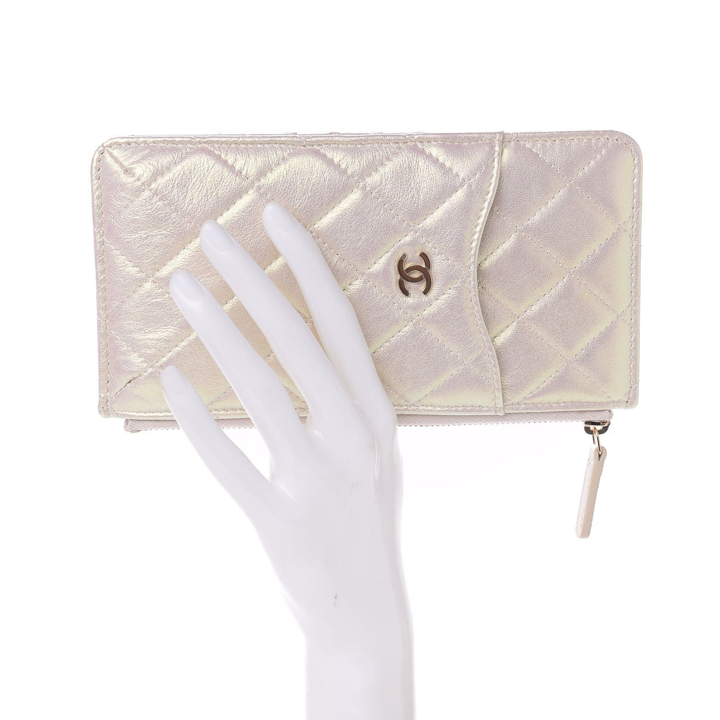 Iridescent Lambskin Quilted Classic Flat Wallet Pouch Ivory