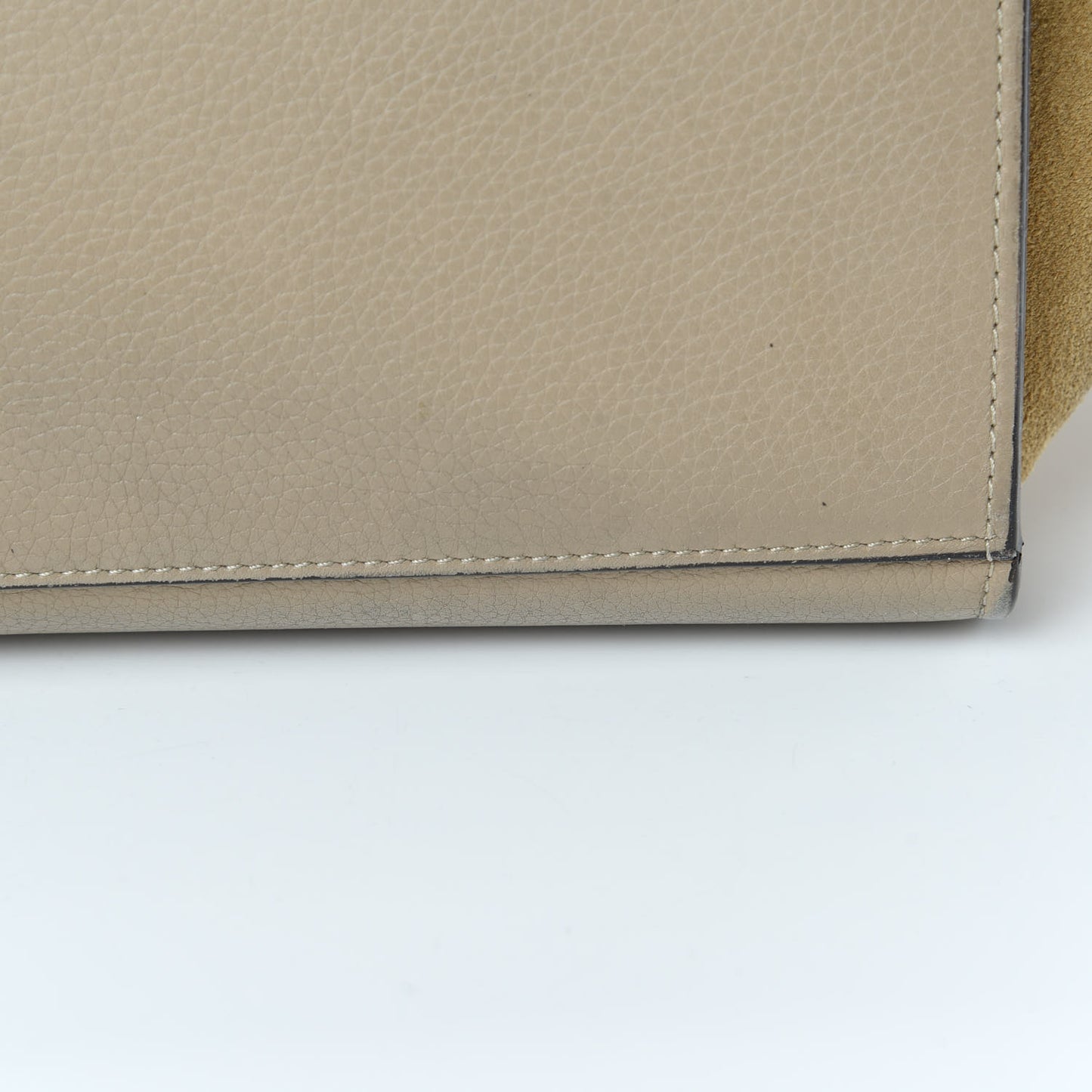 Drummed Calfskin Suede Medium Trapeze Dune