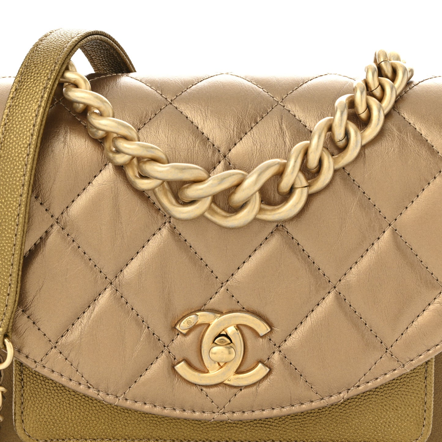 Metallic Calfskin Caviar Quilted Mini Chain Handle Flap Gold