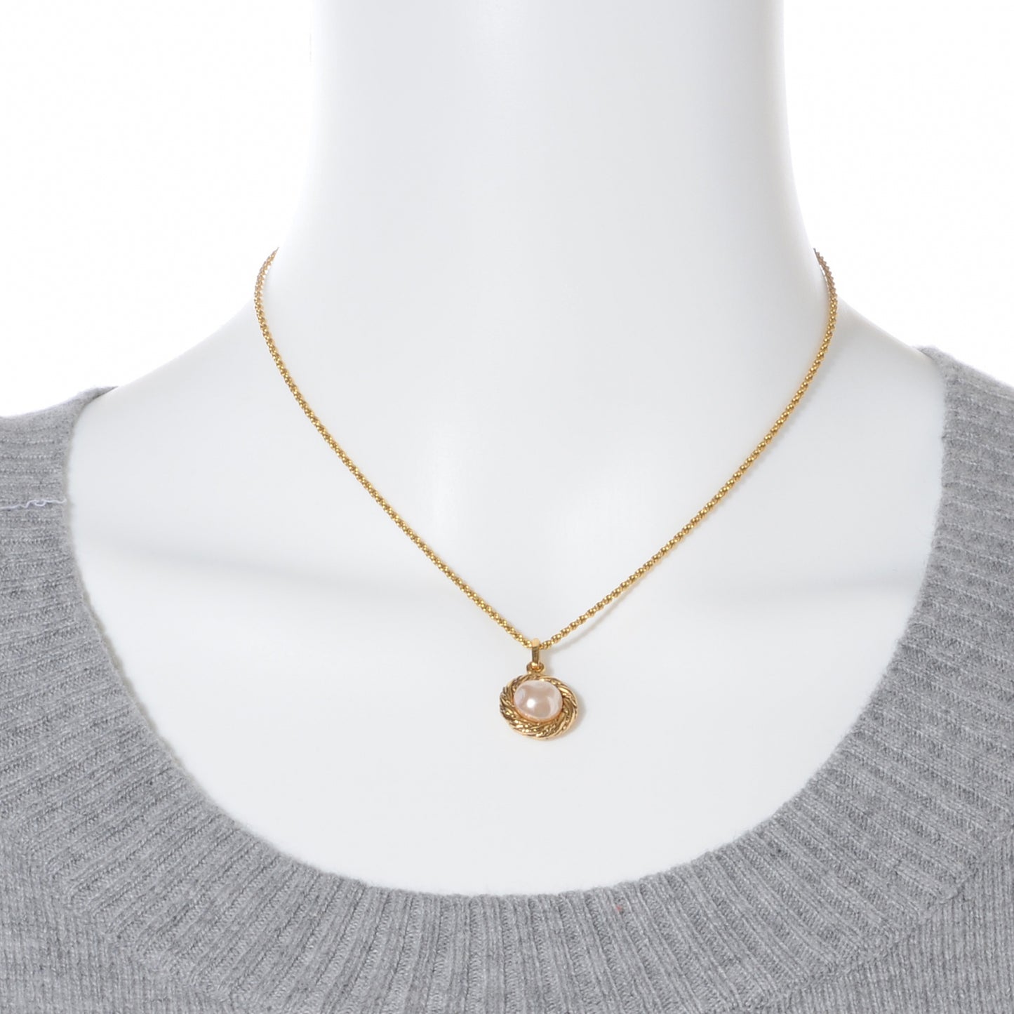 Pearl Short Necklace Gold