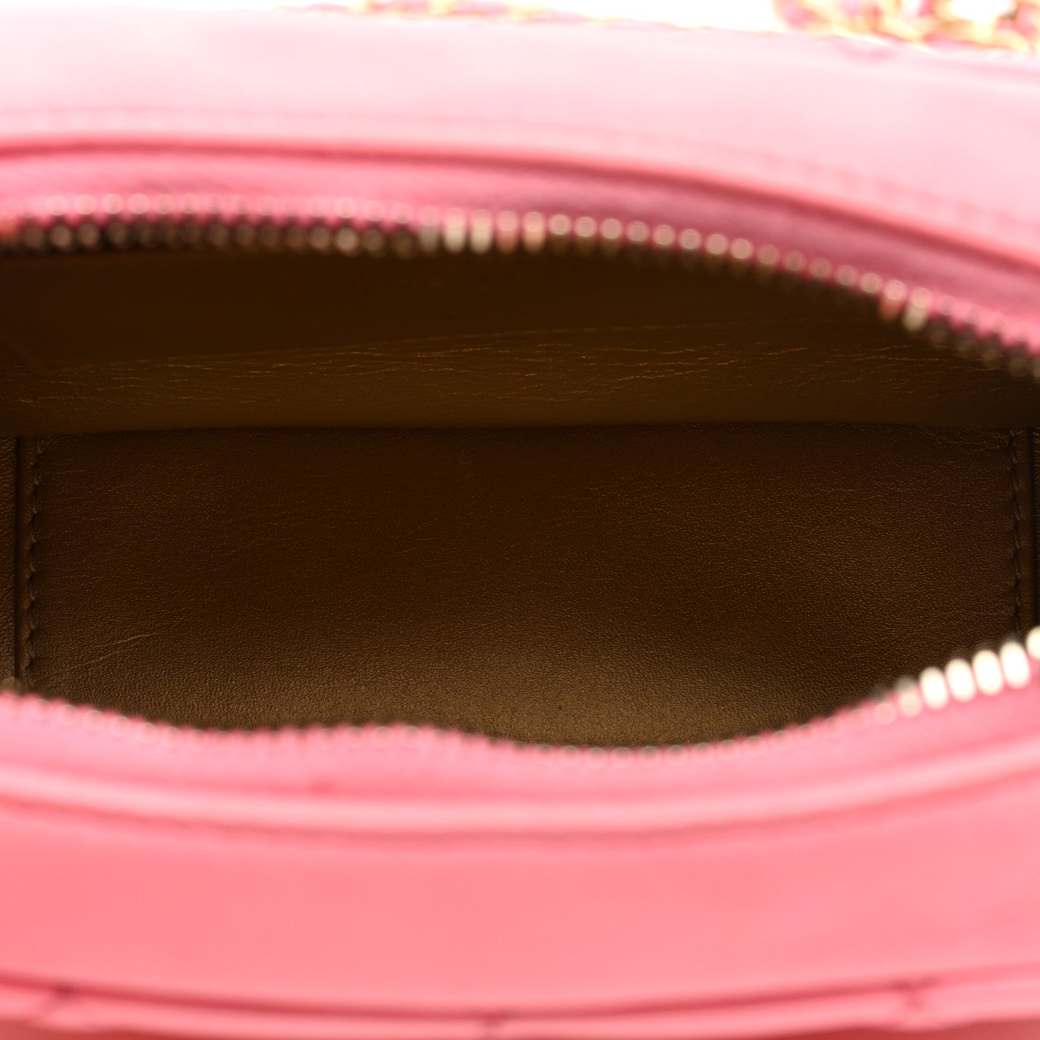 Chanel Lambskin Quilted CC Pearl Crush Camera Case Pink 5 of 10