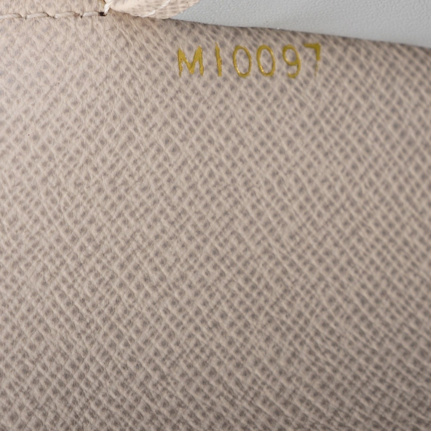 Monogram Dentelle Sarah Wallet Silver