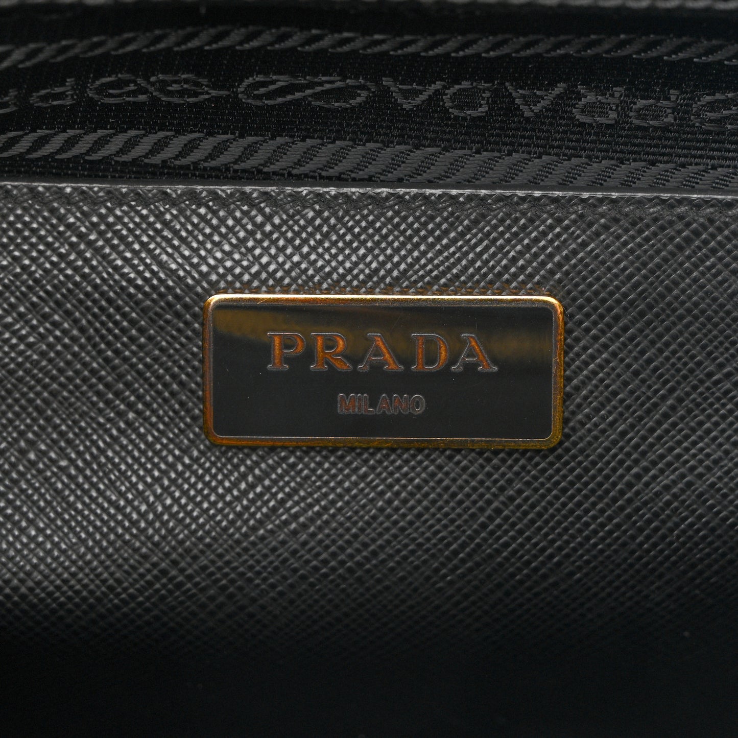 Saffiano Lux Large Galleria Double Zip Tote Black