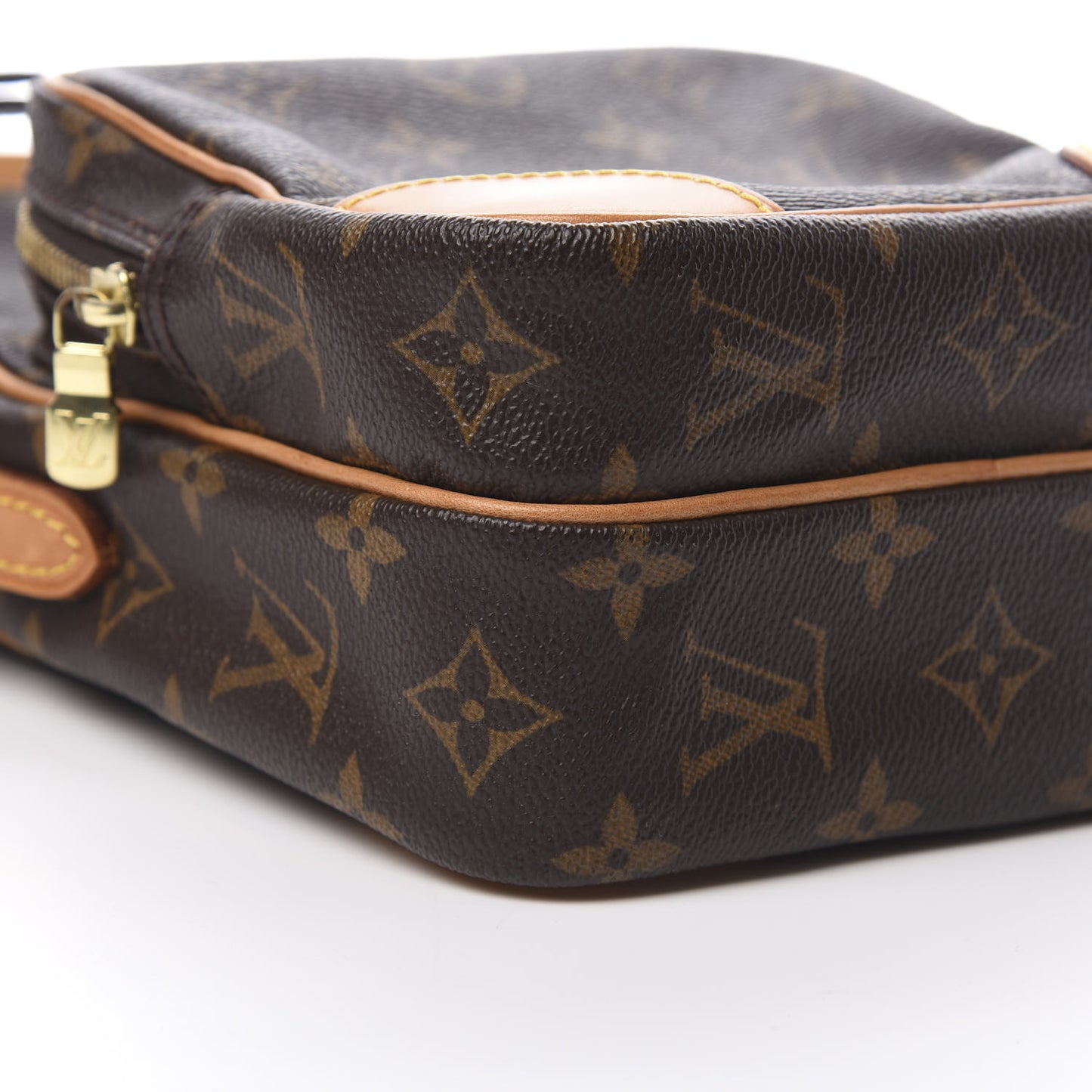 Monogram Amazone