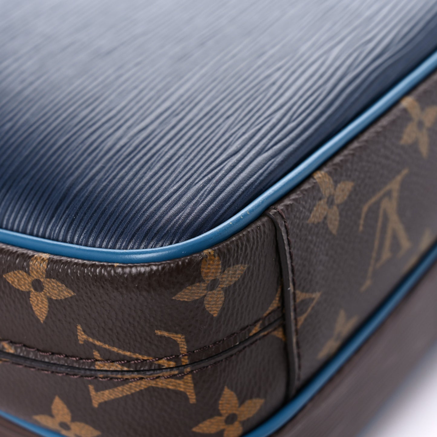Epi Monogram Nil Slim