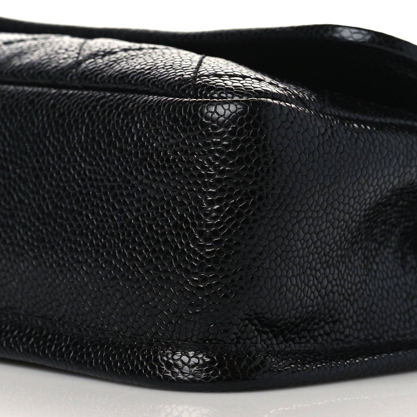 Caviar Small Natural Beauty Flap Black